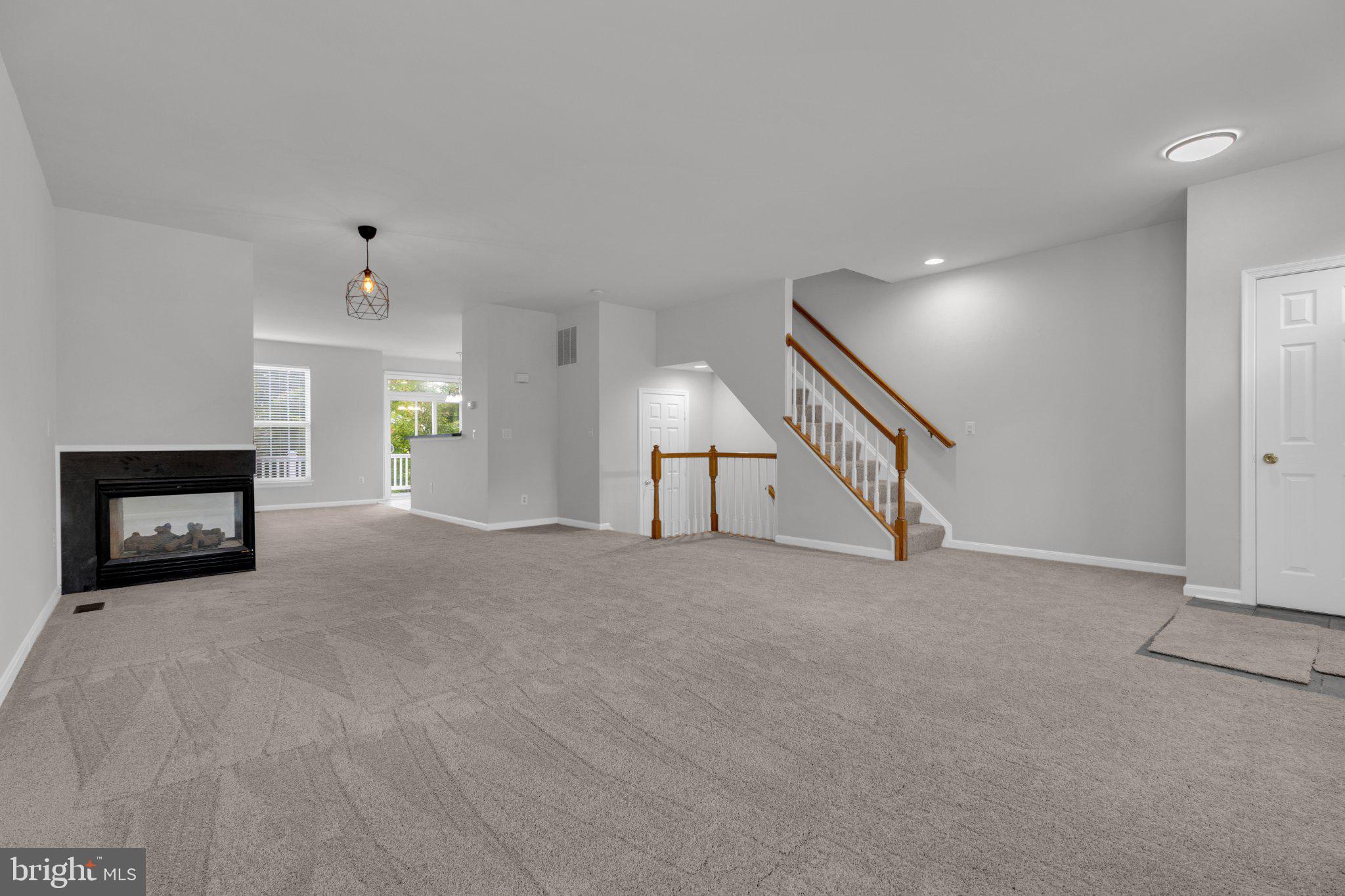 2927 ROTTERDAM LOOP