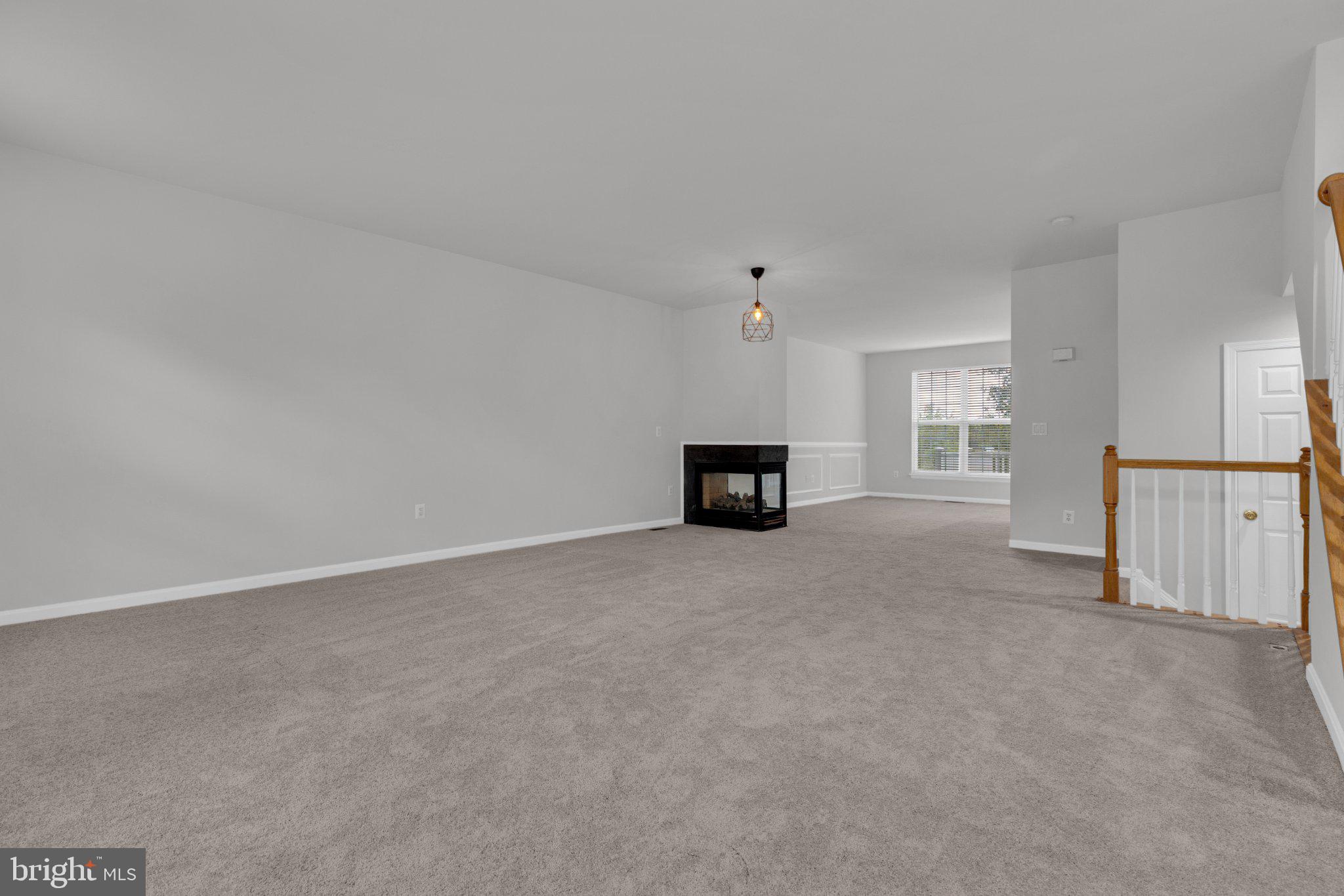 2927 ROTTERDAM LOOP
