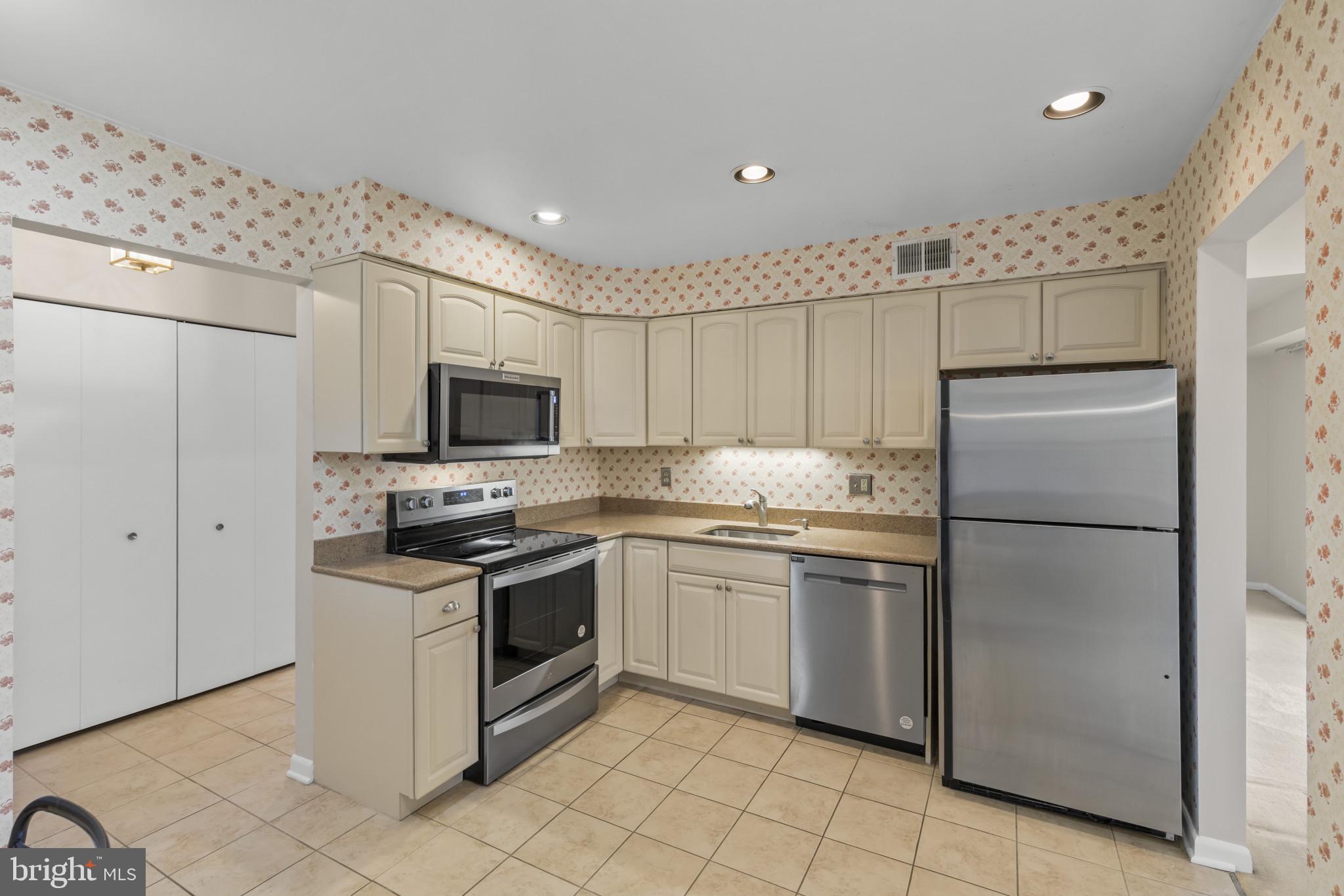 MAYS CHAPEL VILLAGE - Residential