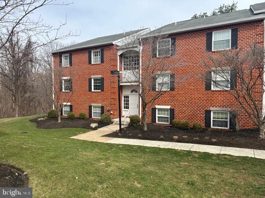 Wonderful top floor end unit at the end of Gurteen Ct- so private! This unit has an updated kitchen with new countertops, cabinets and appliances. This unit  has been freshly painted and professionally cleaned (carpets too) -  all rooms are   good size, and the closet space is incredible for a condo this size. The spacious living room leads to a private rear balcony - a must see! The building has been well cared for and there is ample parking.  Minutes to Roundwood Center, and great walking paths.