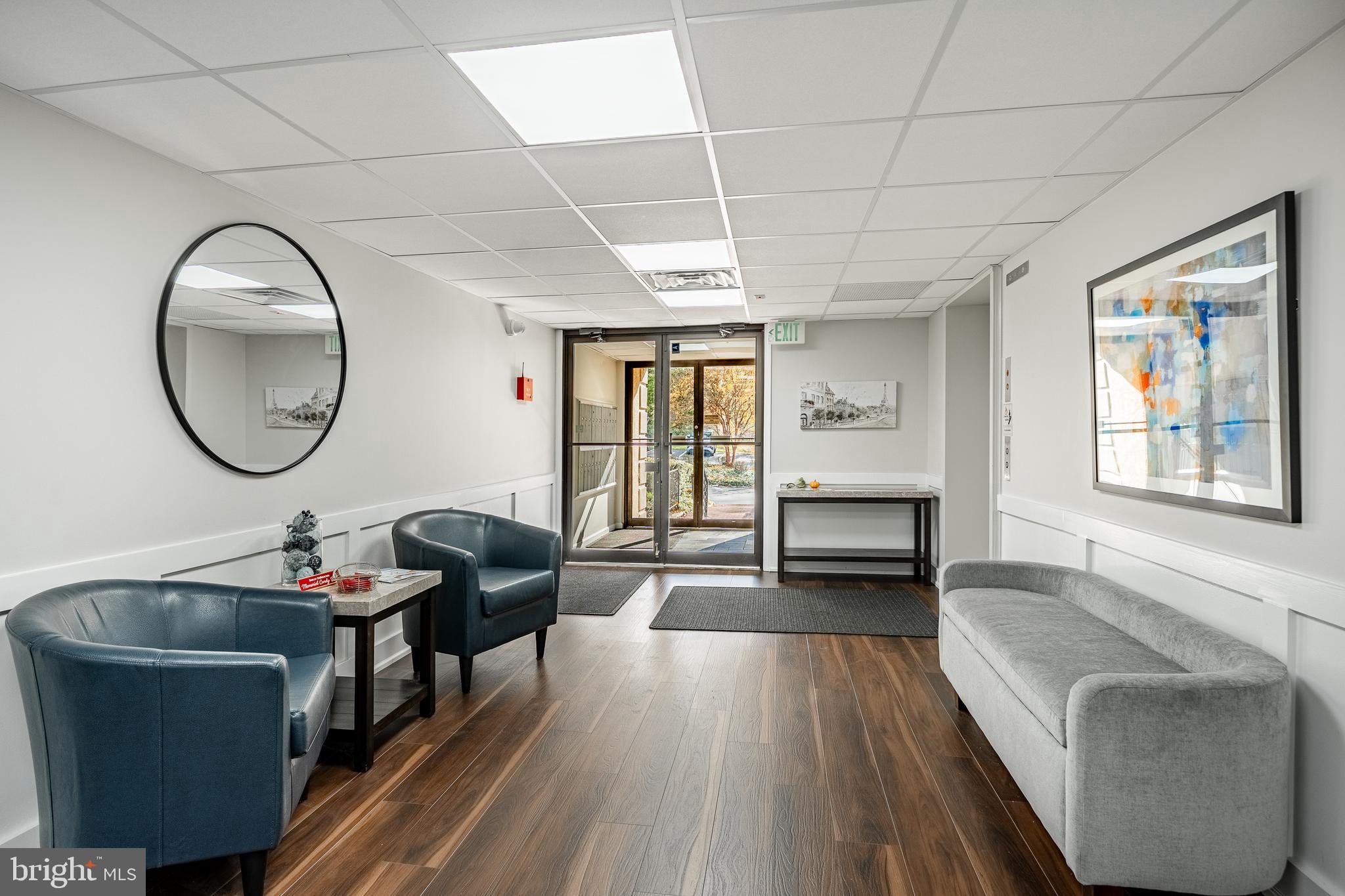 307 B000 SUMMIT DRIVE B #B