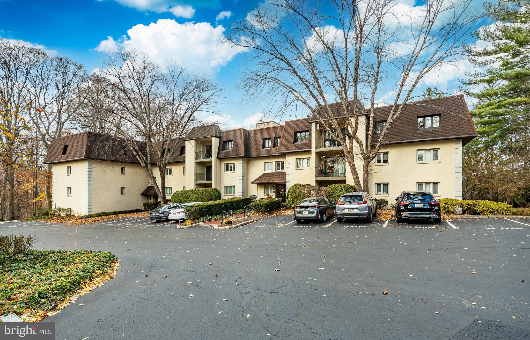 307 B000 SUMMIT DRIVE B #B