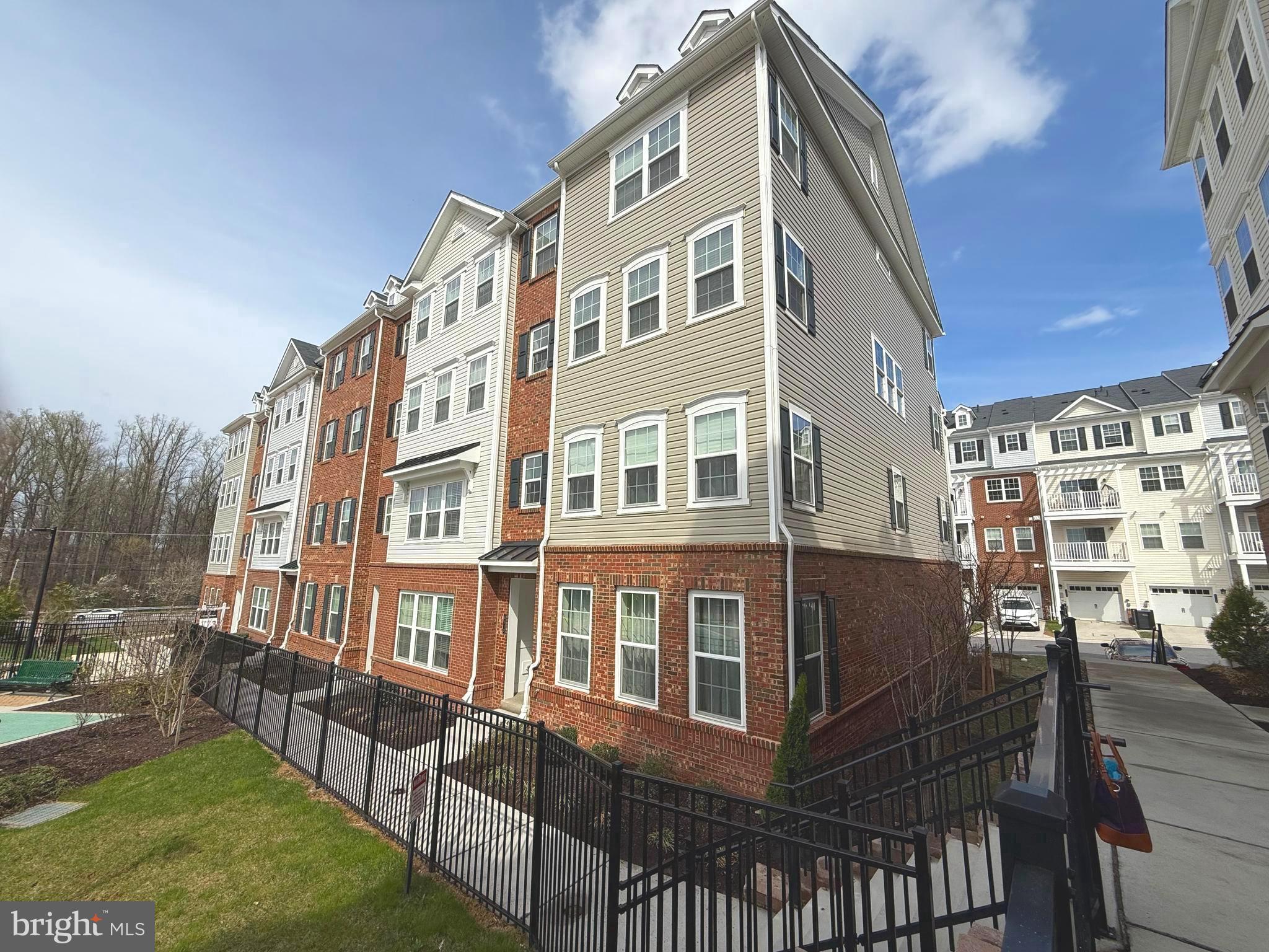 BALLARD GREEN - Residential Lease