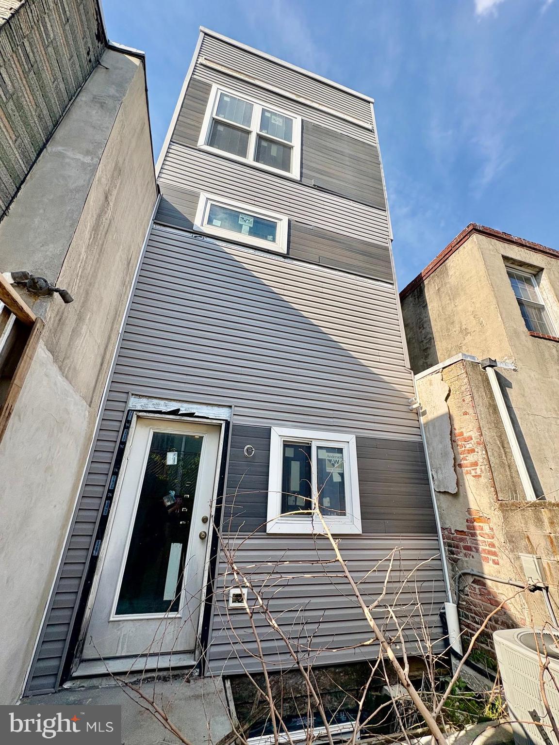 634 WATKINS STREET