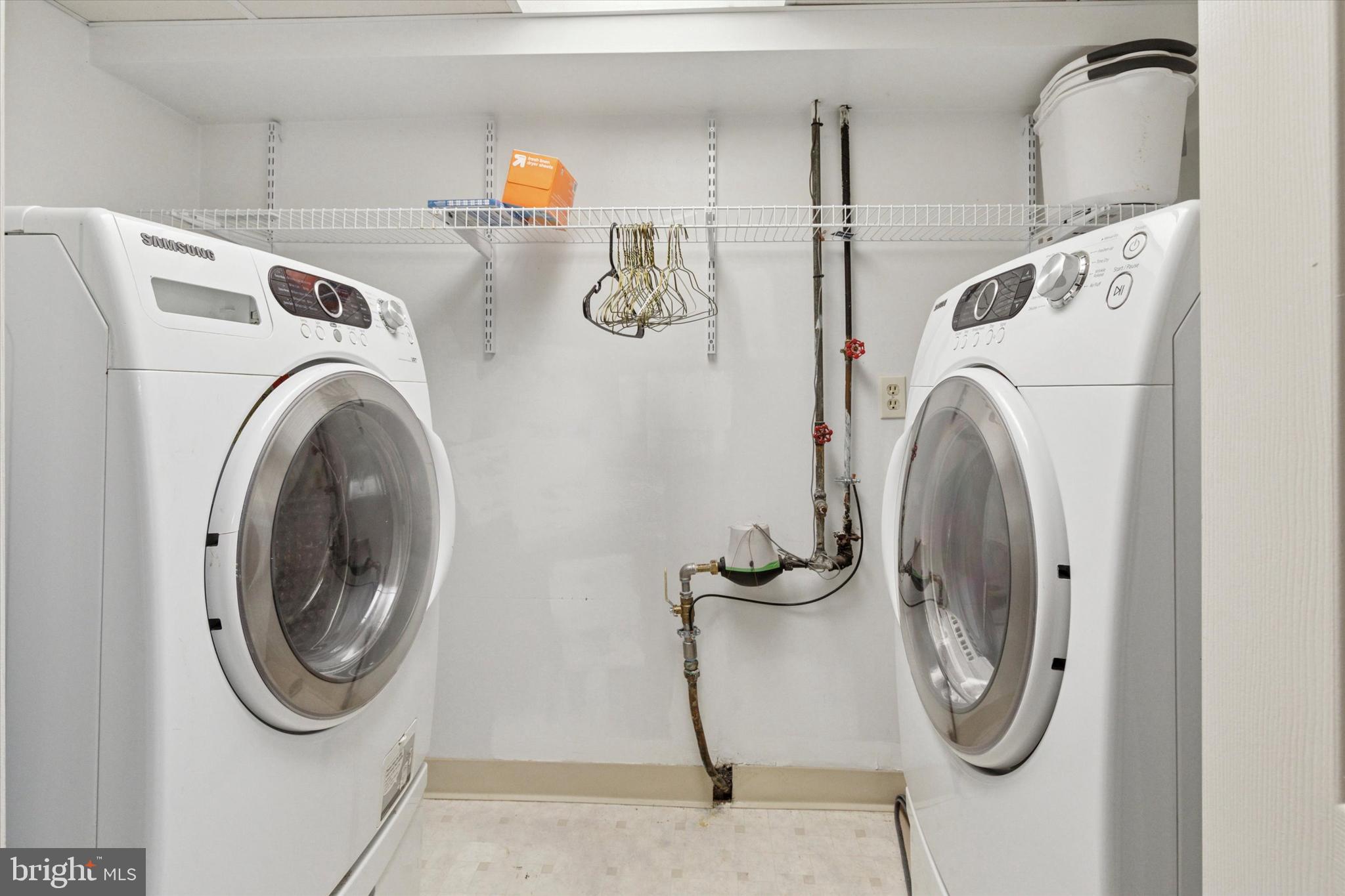 HYDE PARK - Residential