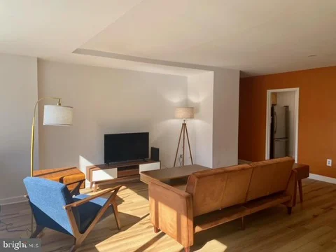 MLS: VAAR2077522
