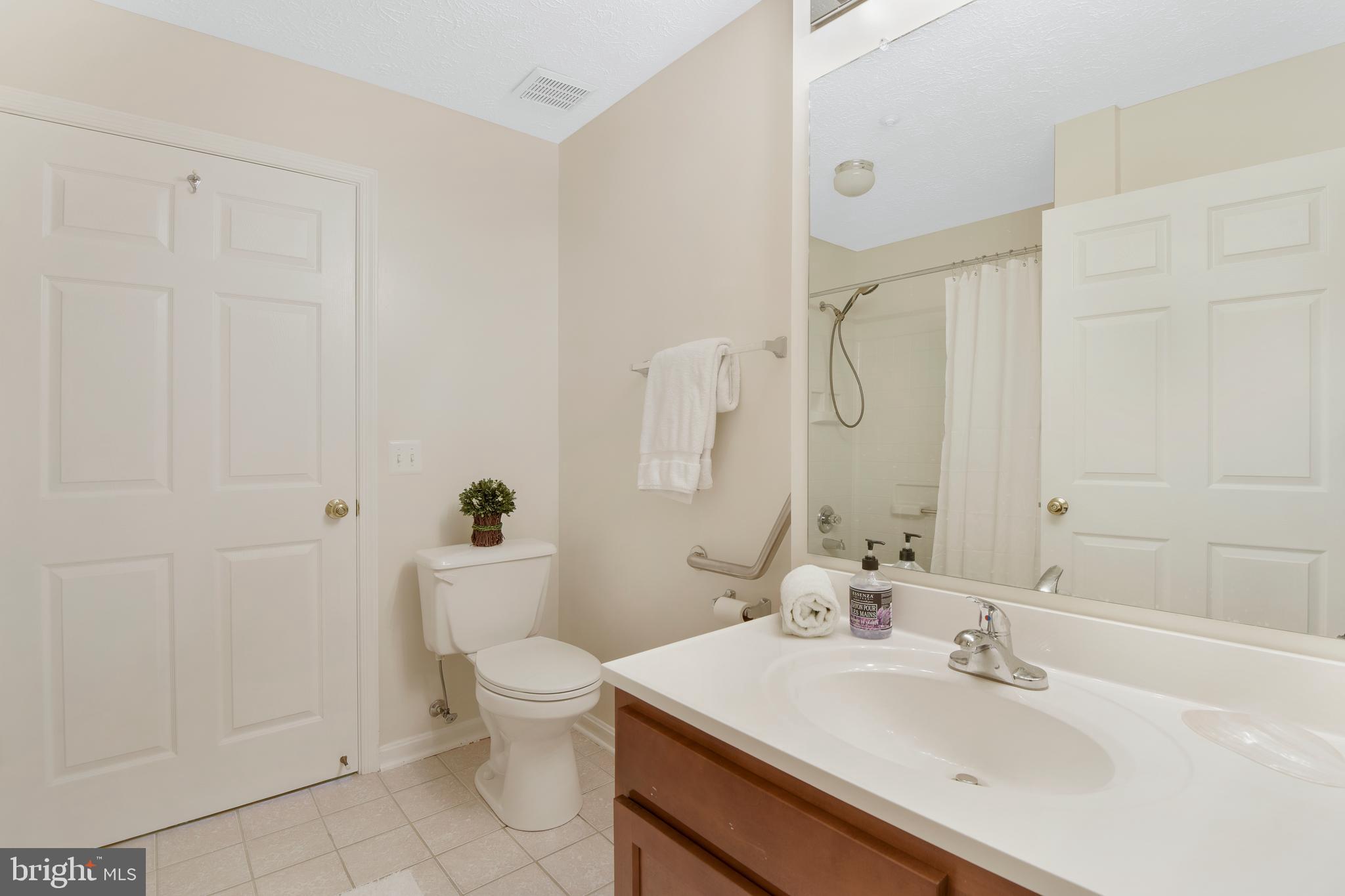 WINDGATE CONDO - Residential