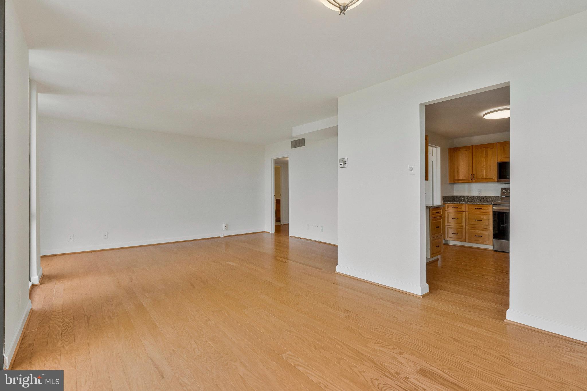 MCLEAN HOUSE NORTH - Residential