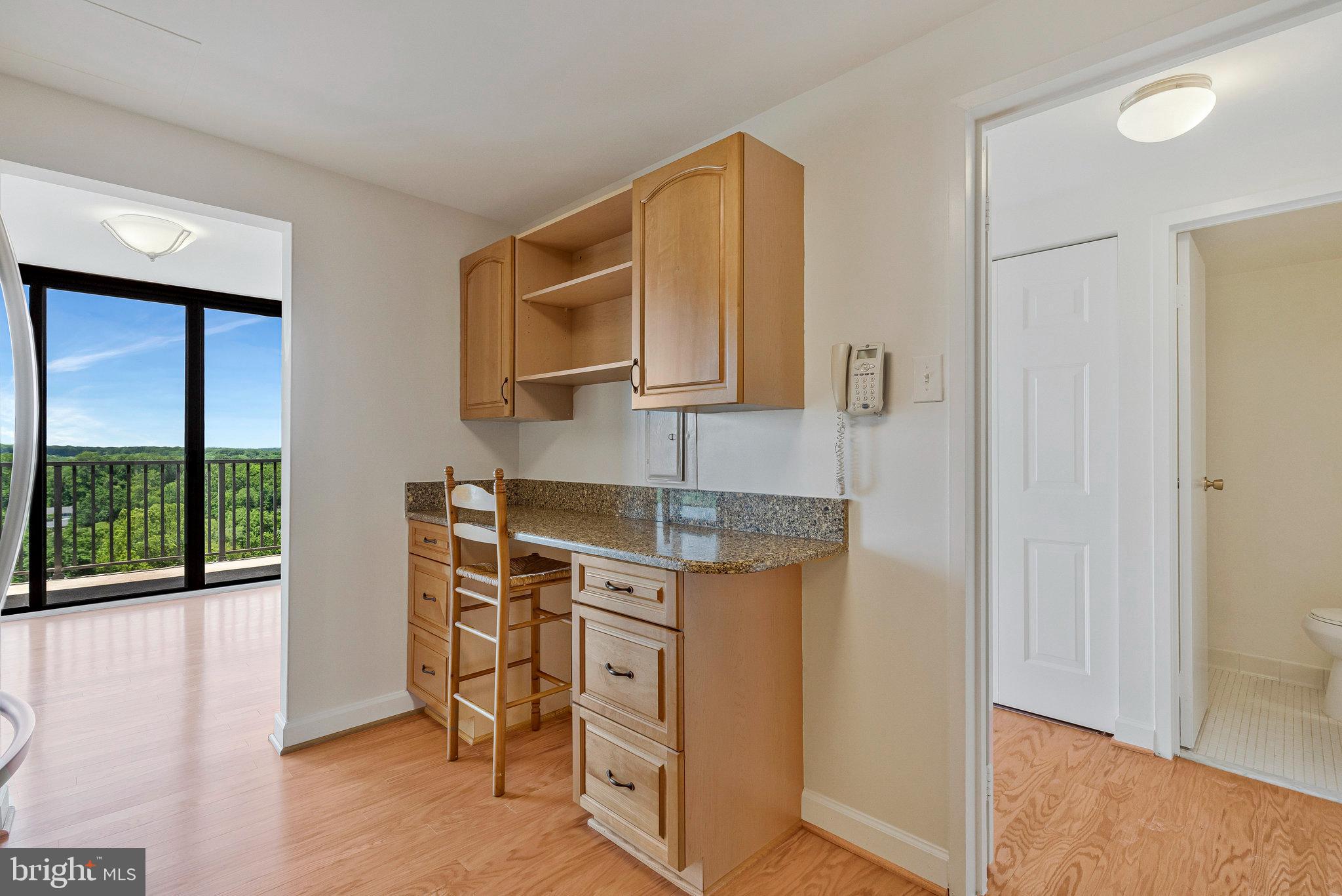 MCLEAN HOUSE NORTH - Residential