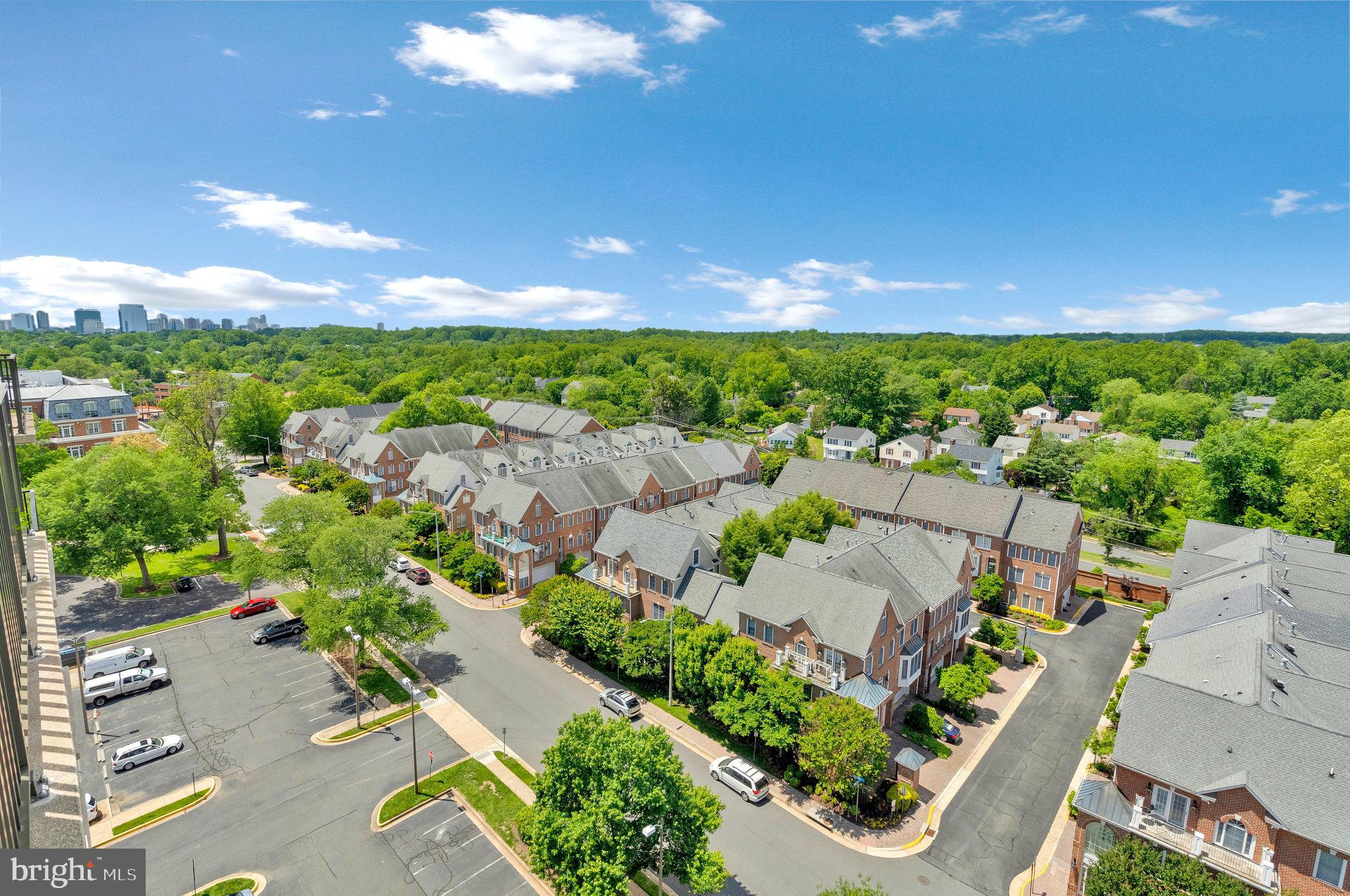 MCLEAN HOUSE NORTH - Residential