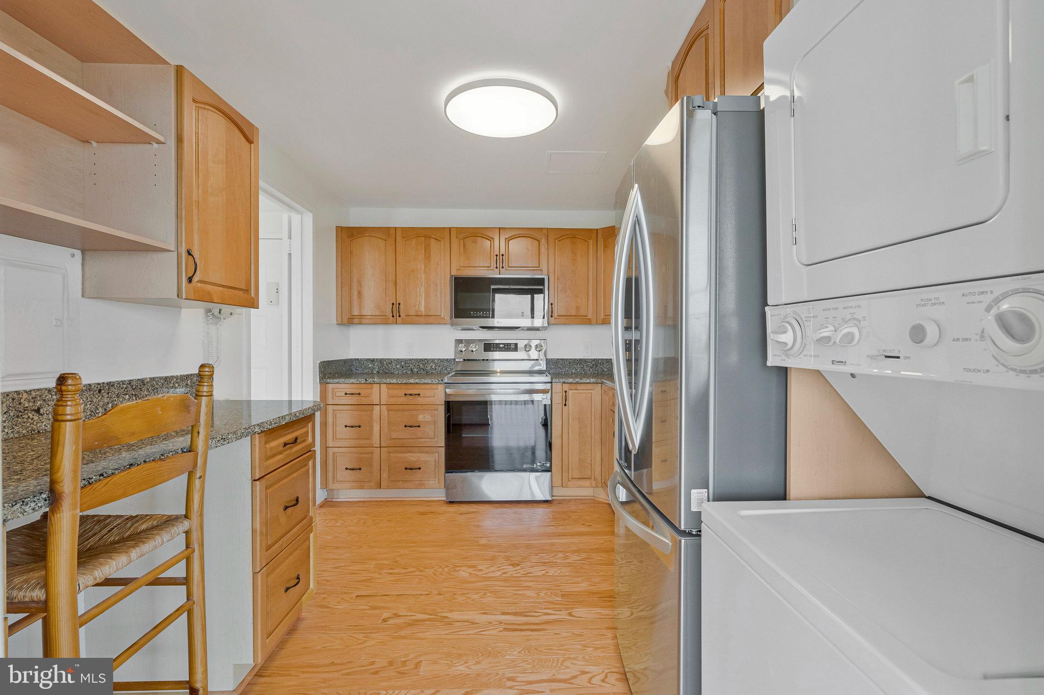 MCLEAN HOUSE NORTH - Residential