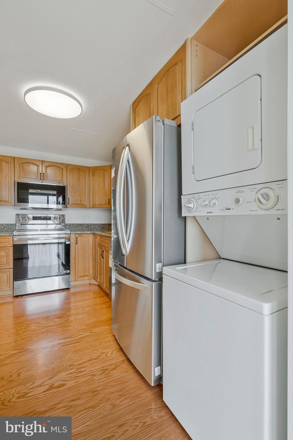 MCLEAN HOUSE NORTH - Residential