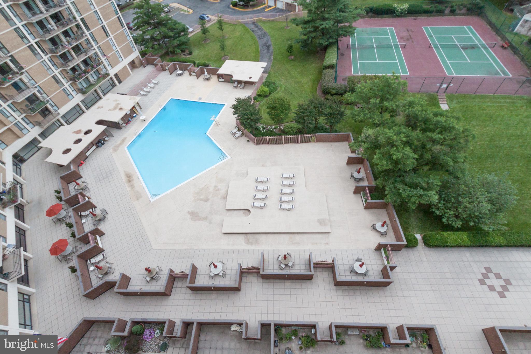 MCLEAN HOUSE NORTH - Residential