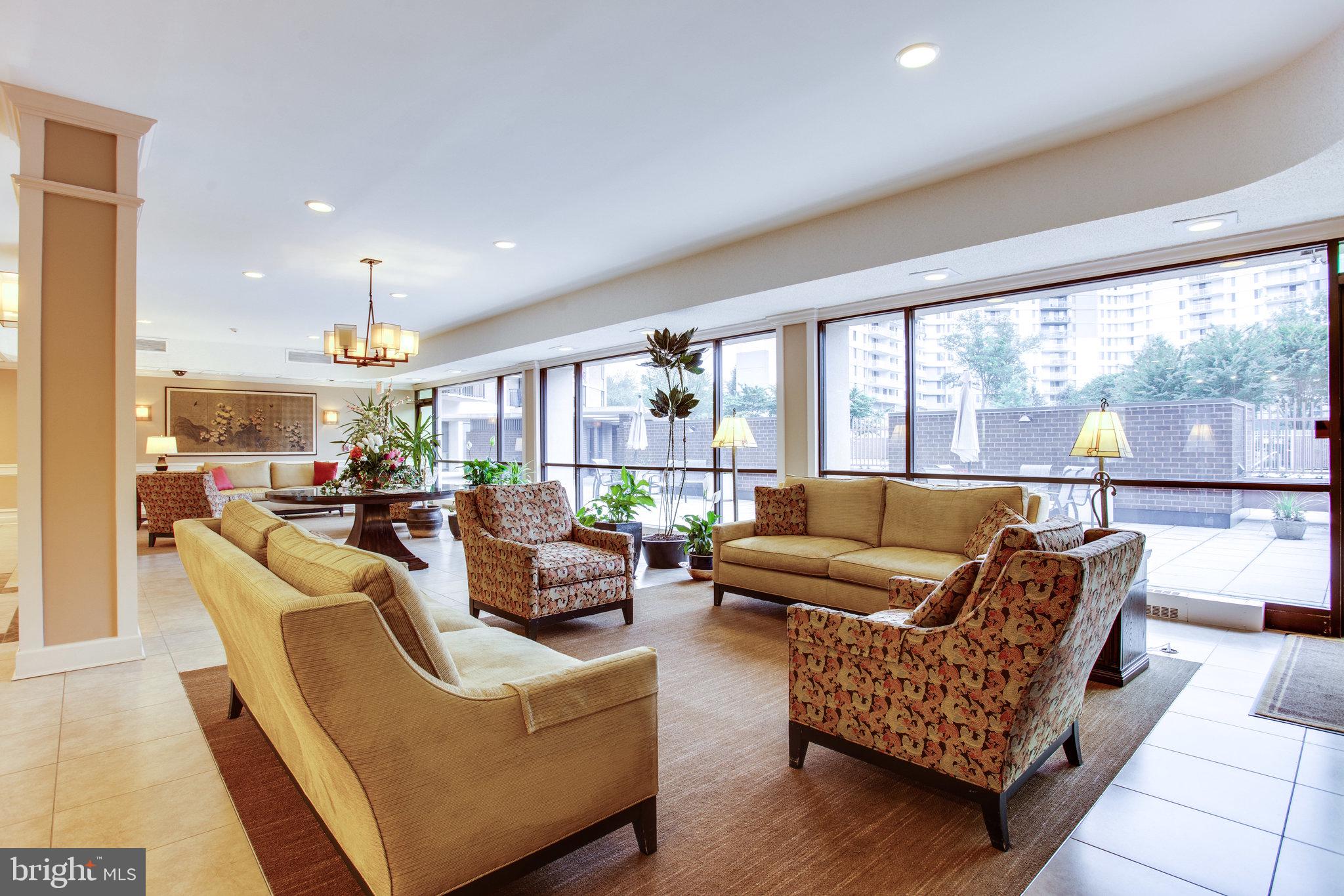 MCLEAN HOUSE NORTH - Residential