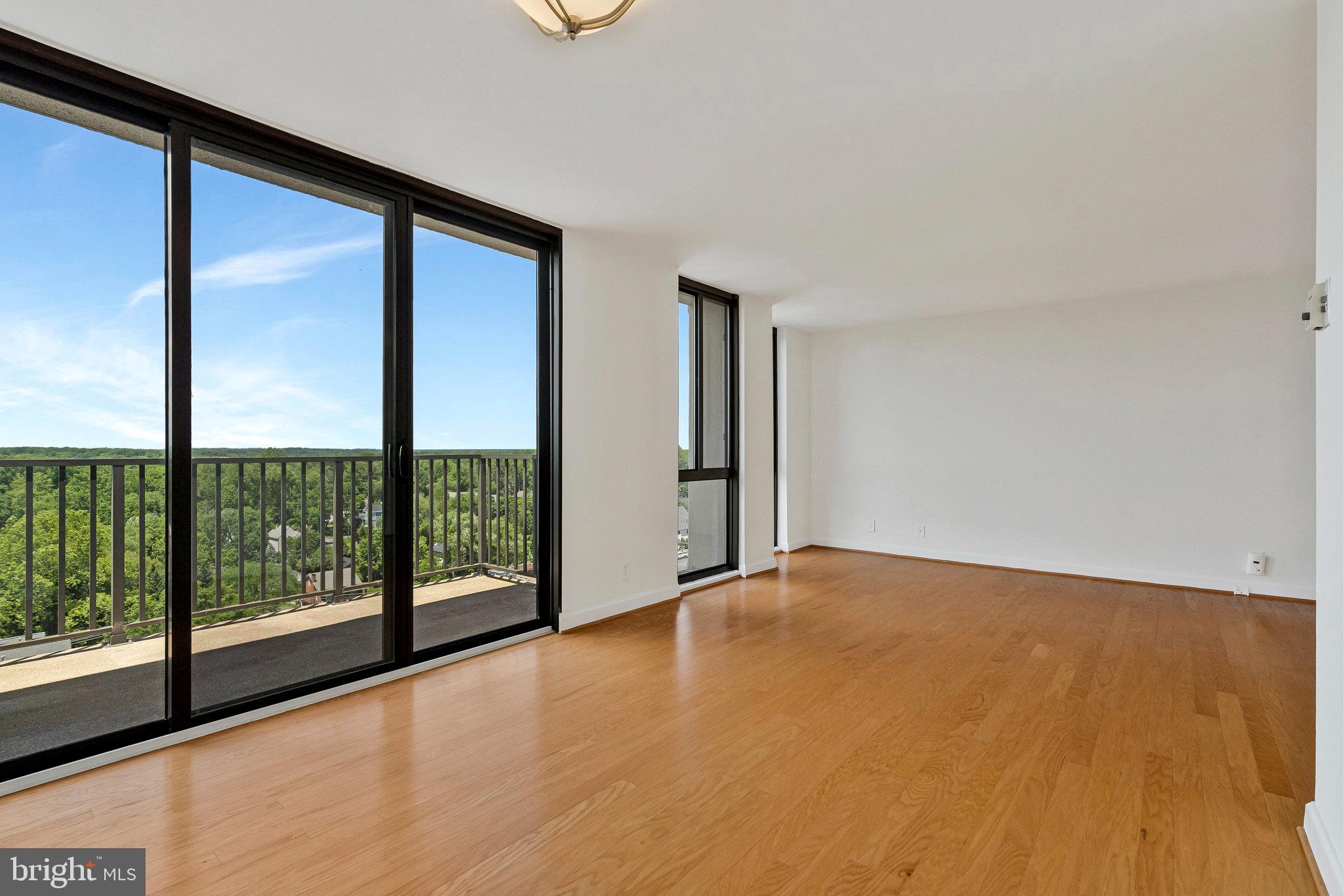 MCLEAN HOUSE NORTH - Residential