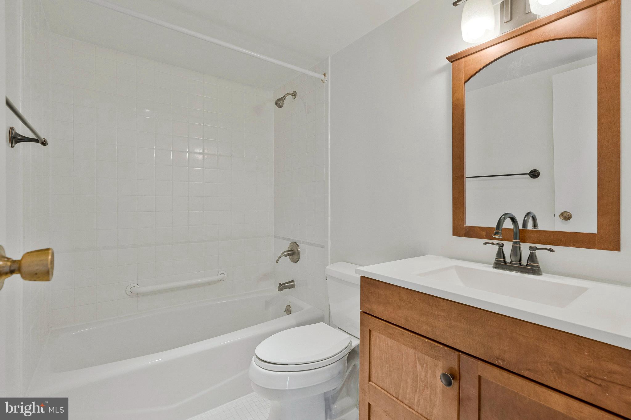 MCLEAN HOUSE NORTH - Residential