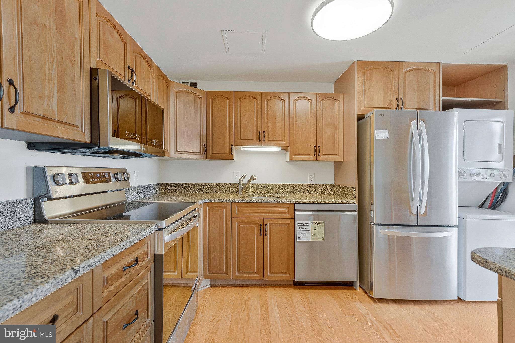 MCLEAN HOUSE NORTH - Residential