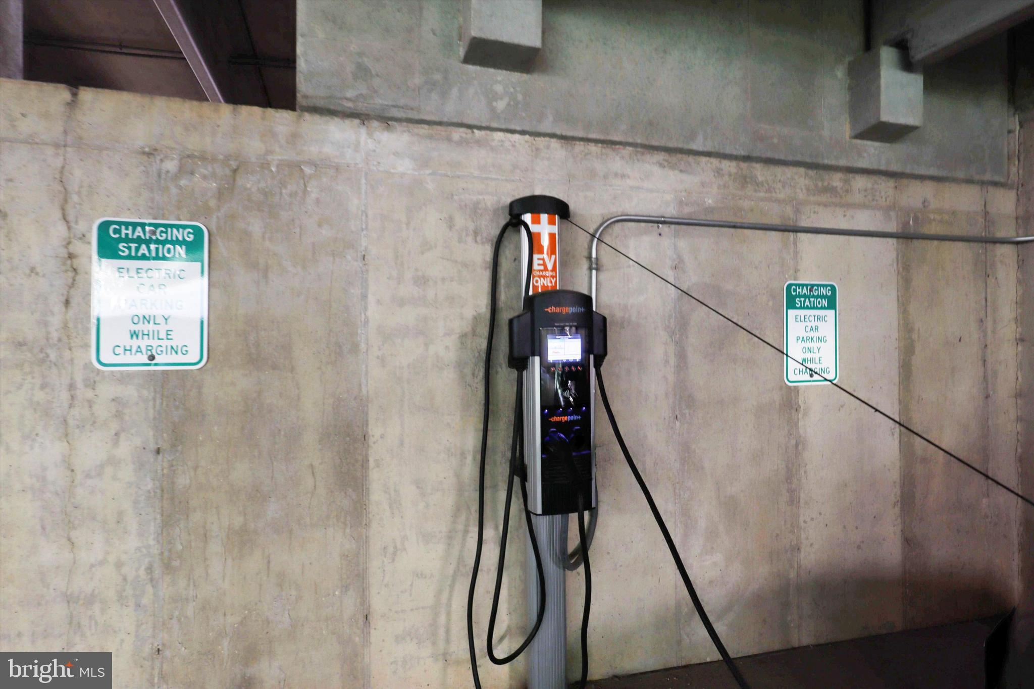 HALSTEAD AT THE METRO - Residential