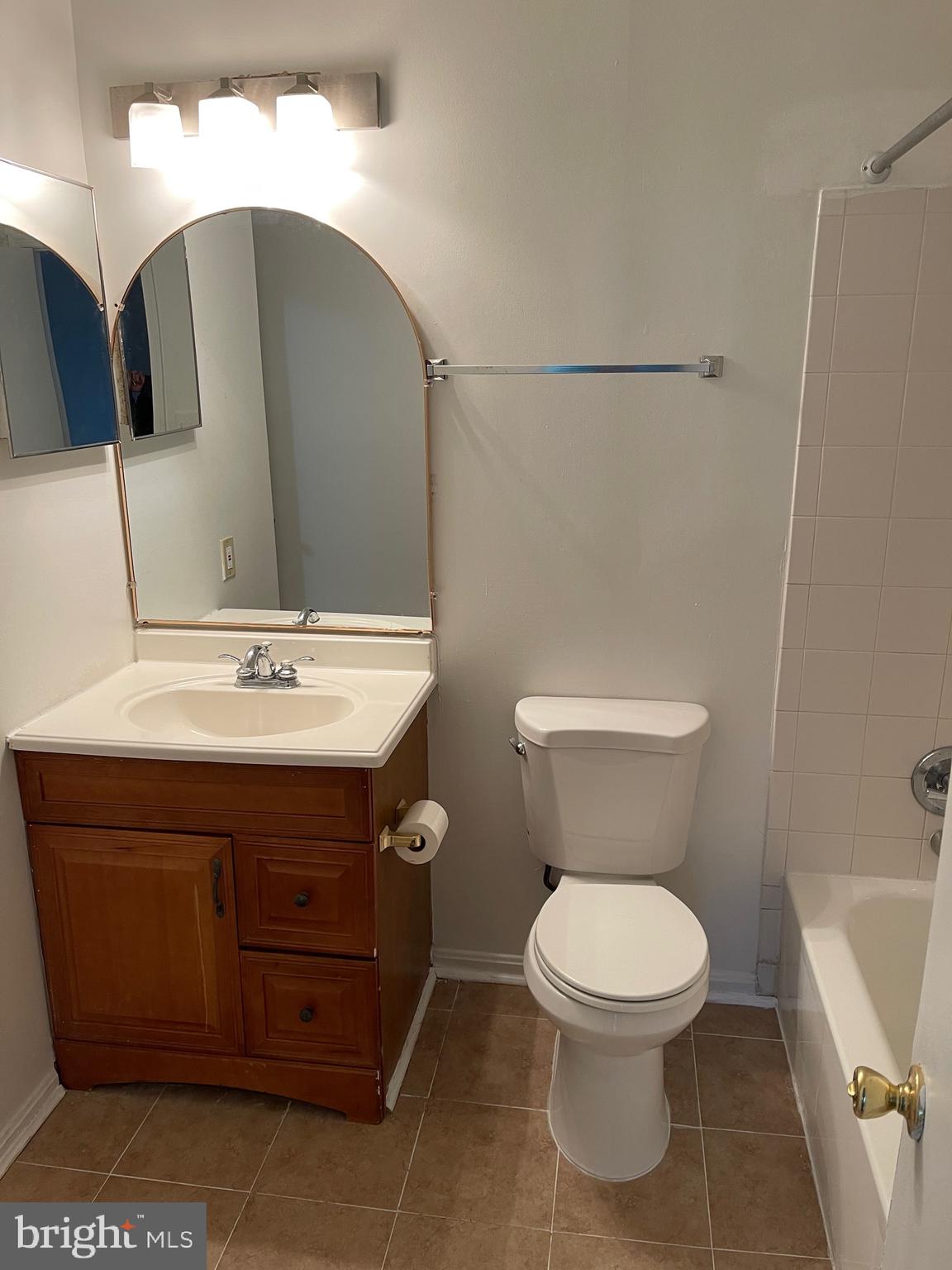 AVONSHIRE - Residential Lease