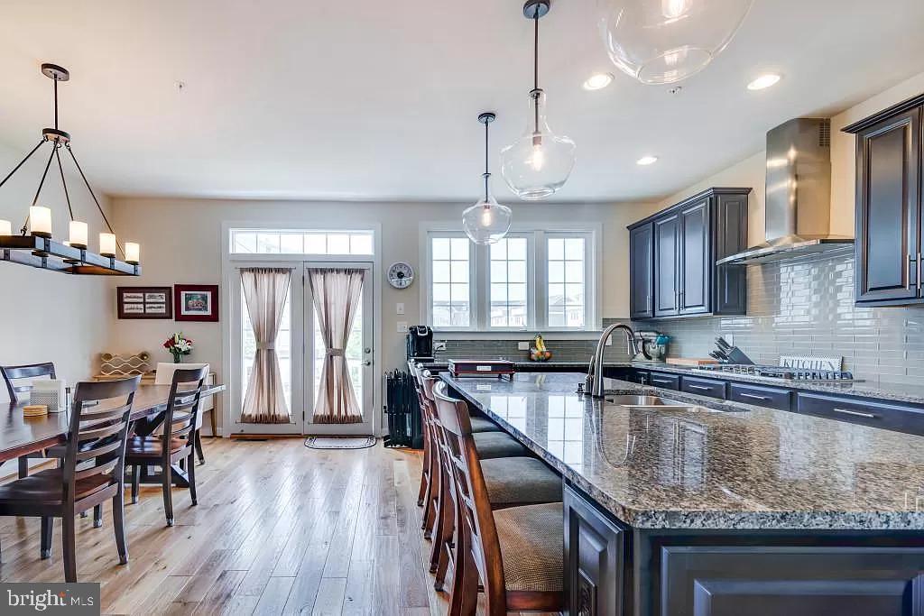 DISCOVERY SQUARE - Residential Lease