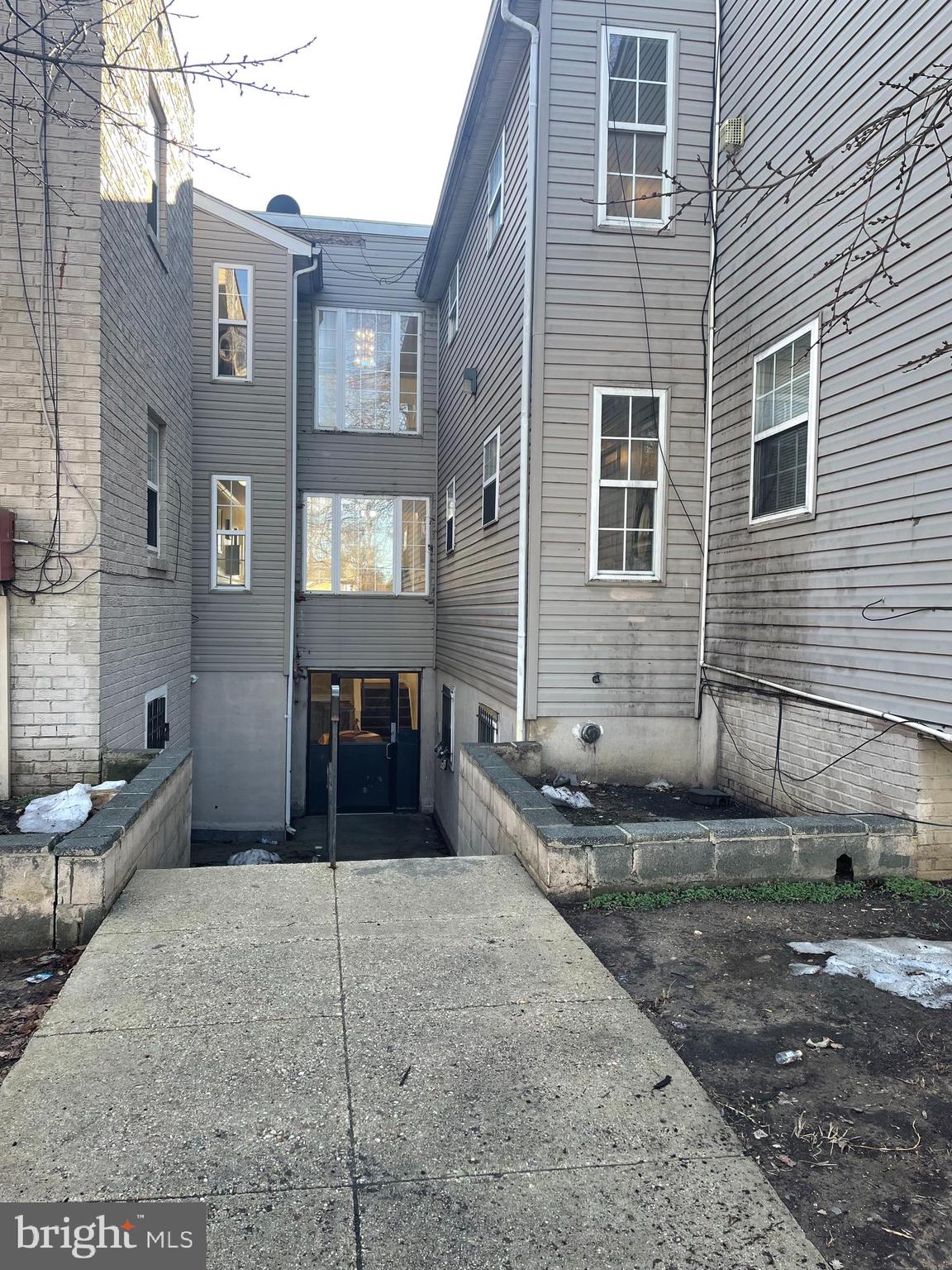 612 EASTERN AVENUE NE C02