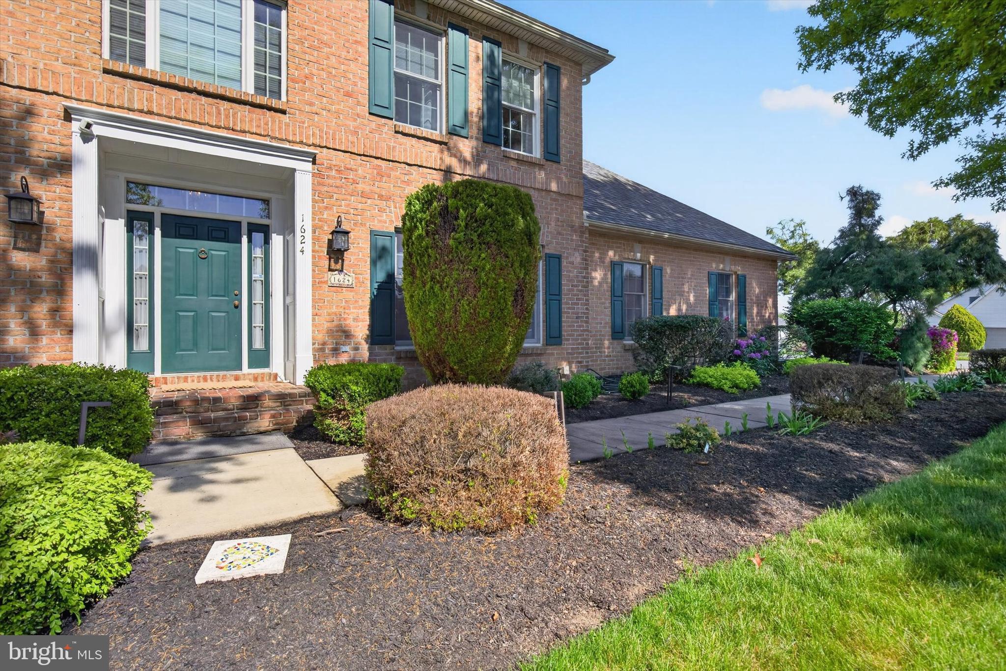 1624 SADDLE LANE