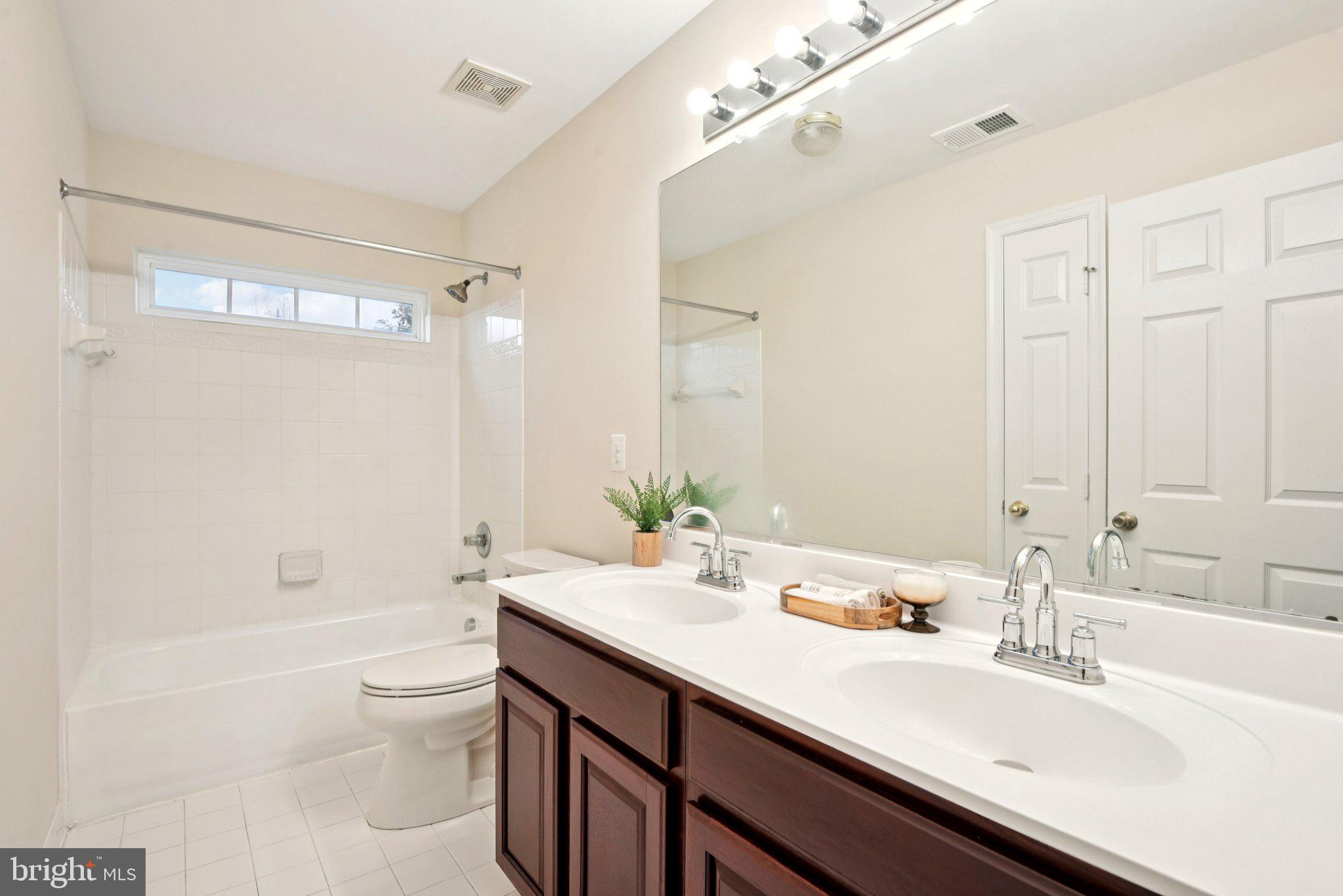 CHRISTOPHER POINTE - Residential