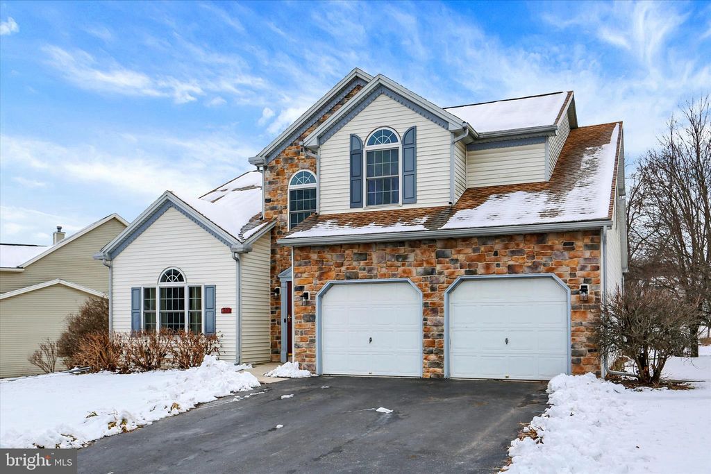 Photo of 633 Copper Circle, LEWISBERRY, PA 17339 (MLS # PAYK2098436)
