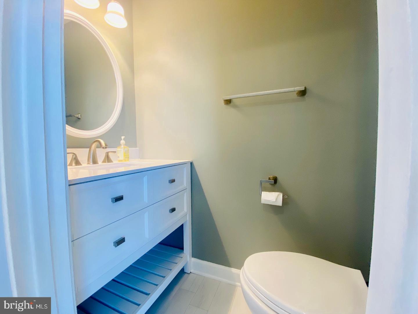 LONDON TOWN WEST - Residential Lease