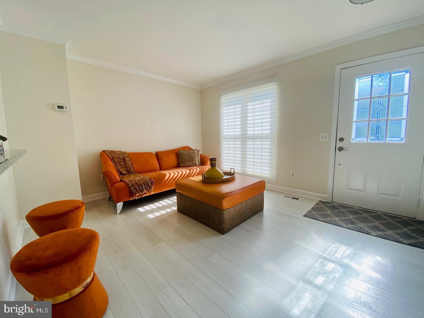 LONDON TOWN WEST - Residential Lease