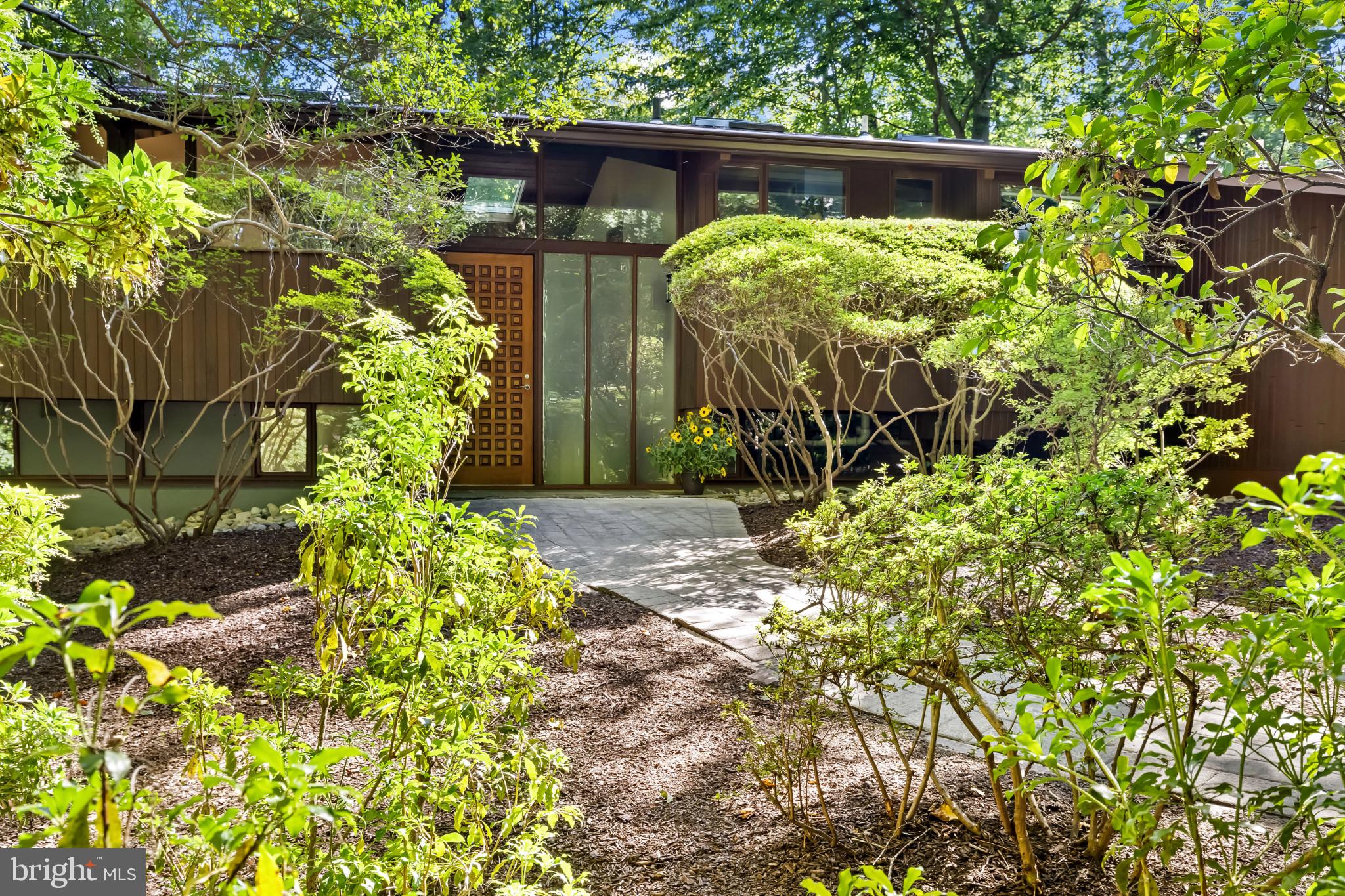 1707 TRINITY PLACE
