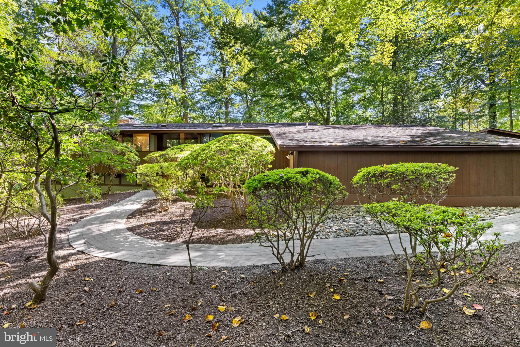 1707 TRINITY PLACE