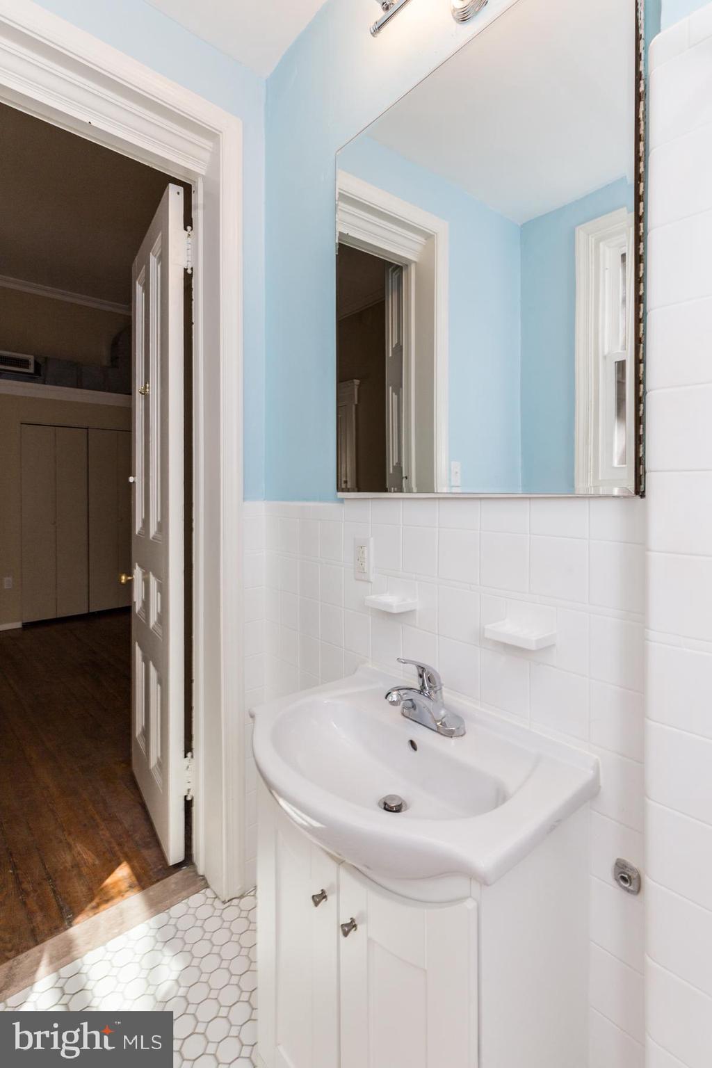 RITTENHOUSE SQUARE - Residential Lease