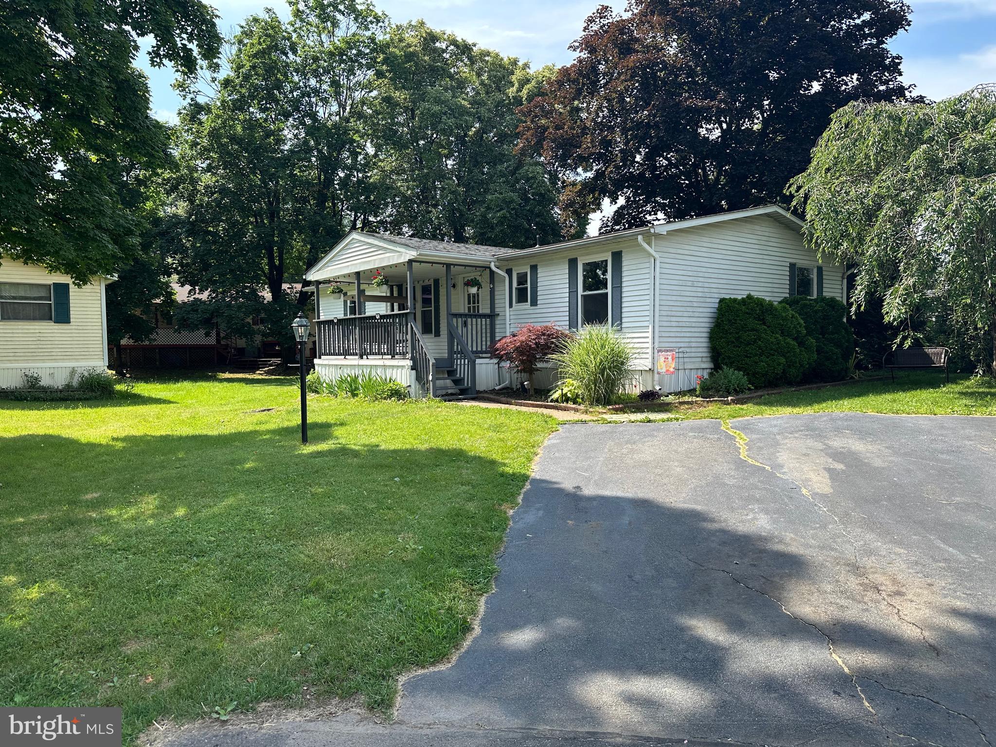 6 WALNUT LANE