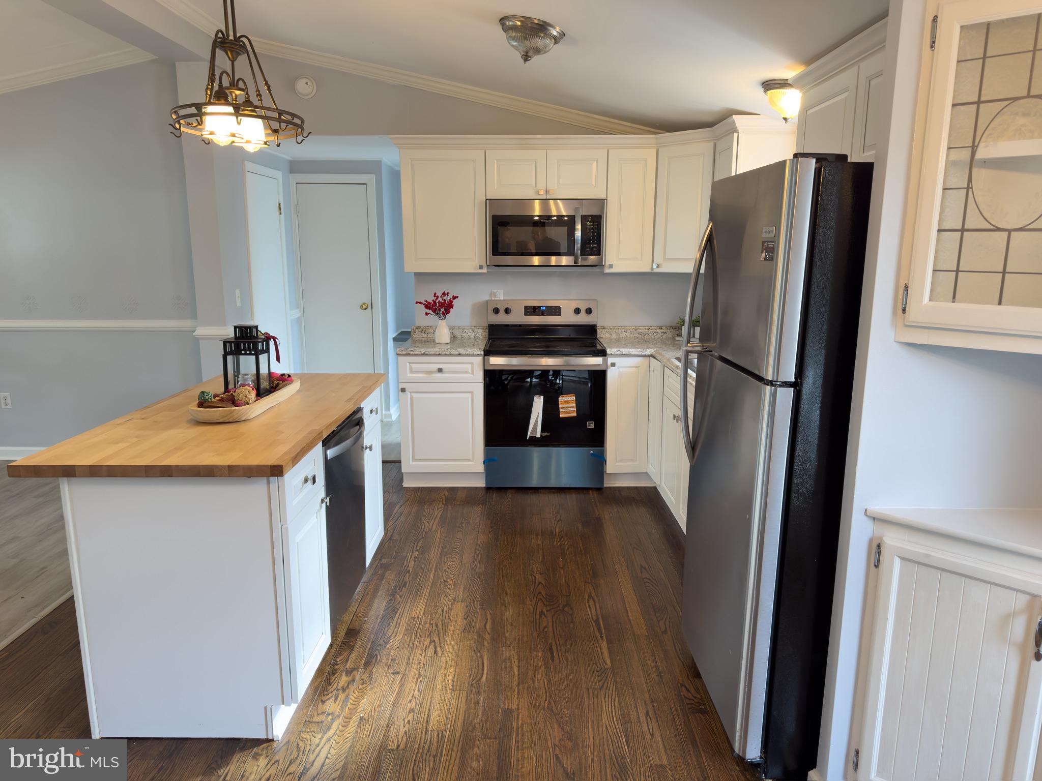 MELODYLAKESCNTRYCLUB - Residential