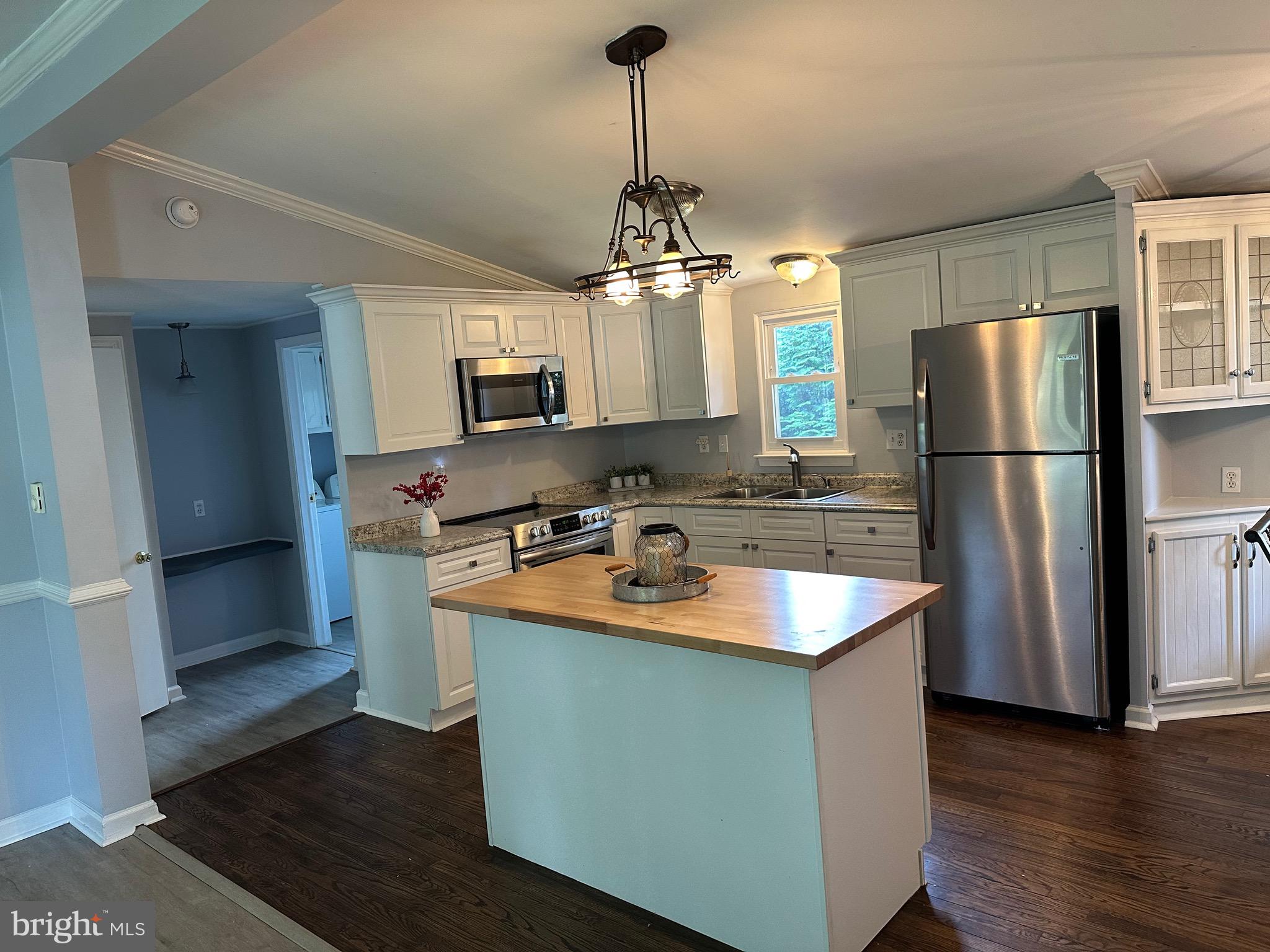 MELODYLAKESCNTRYCLUB - Residential