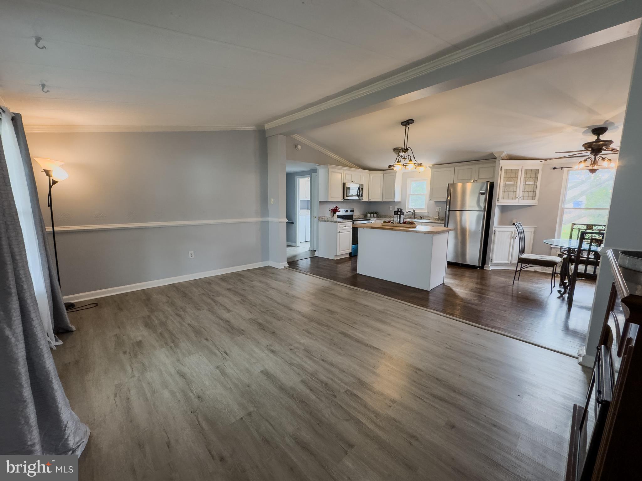 MELODYLAKESCNTRYCLUB - Residential