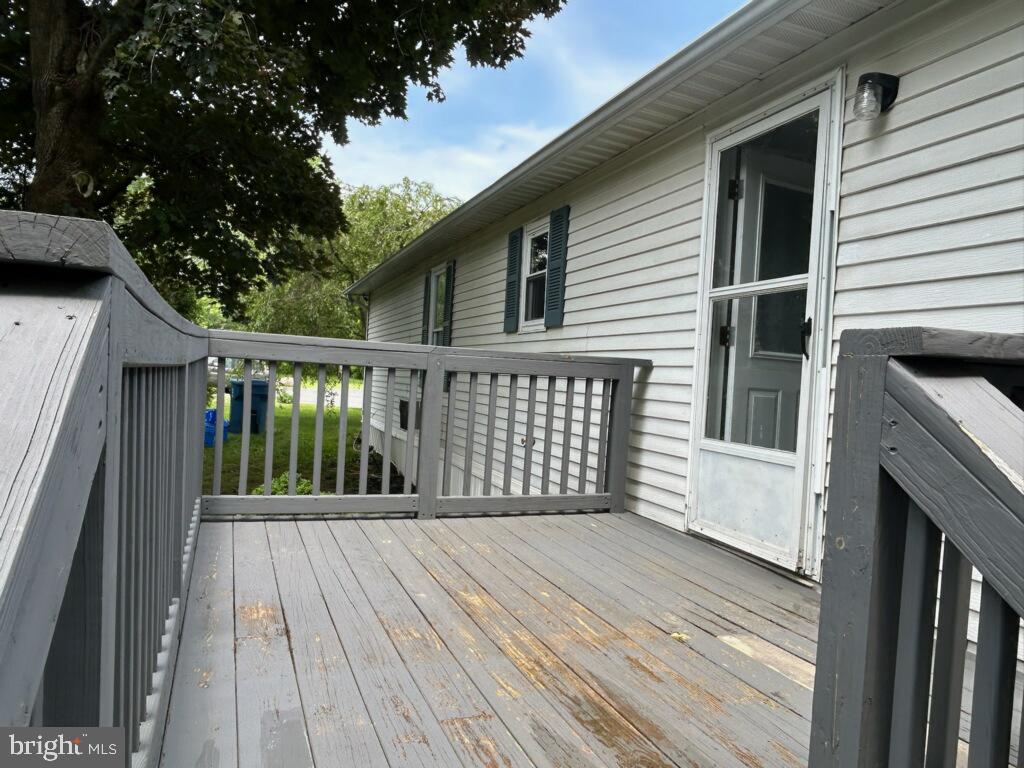 6 WALNUT LANE