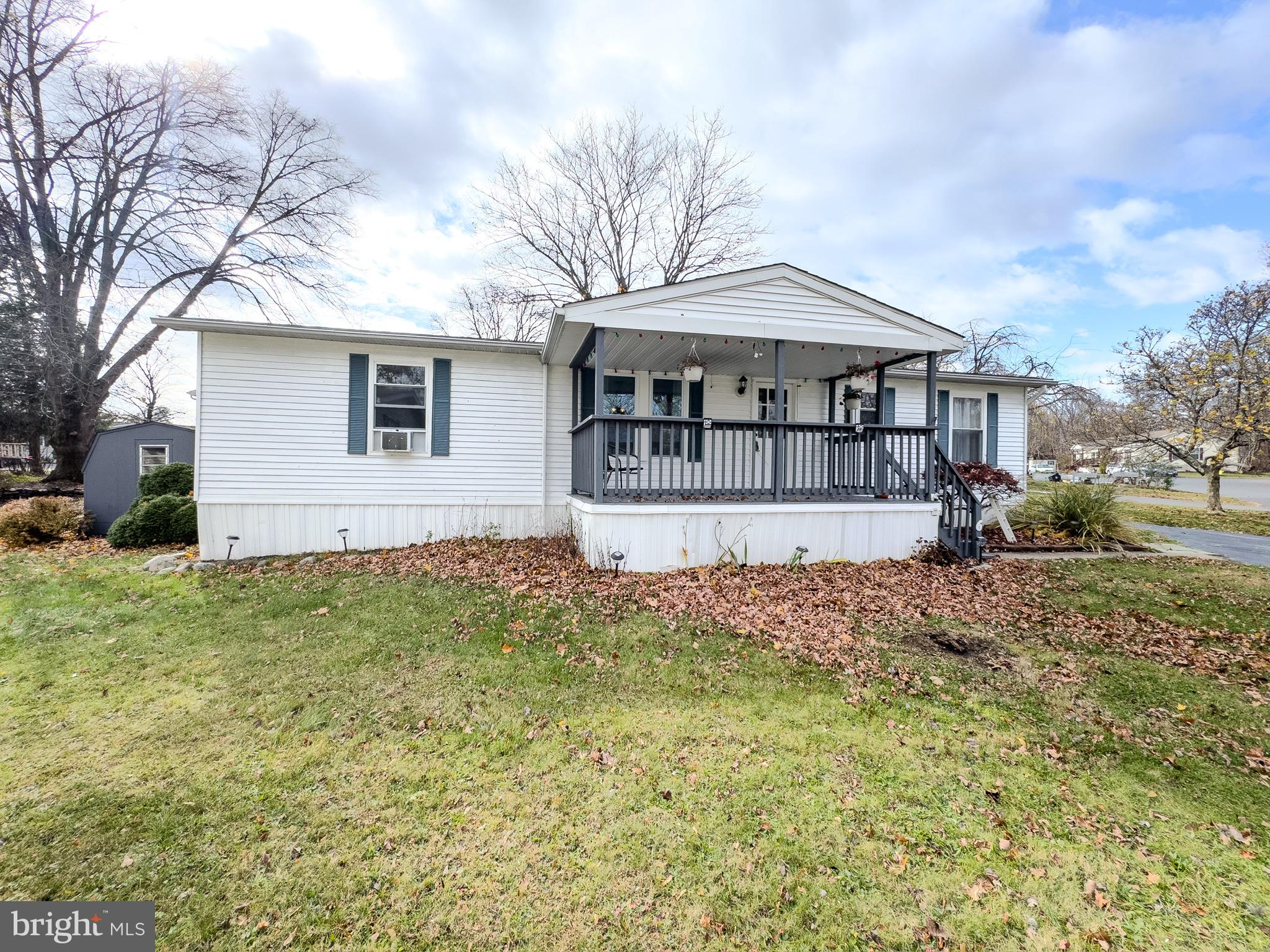 MELODYLAKESCNTRYCLUB - Residential