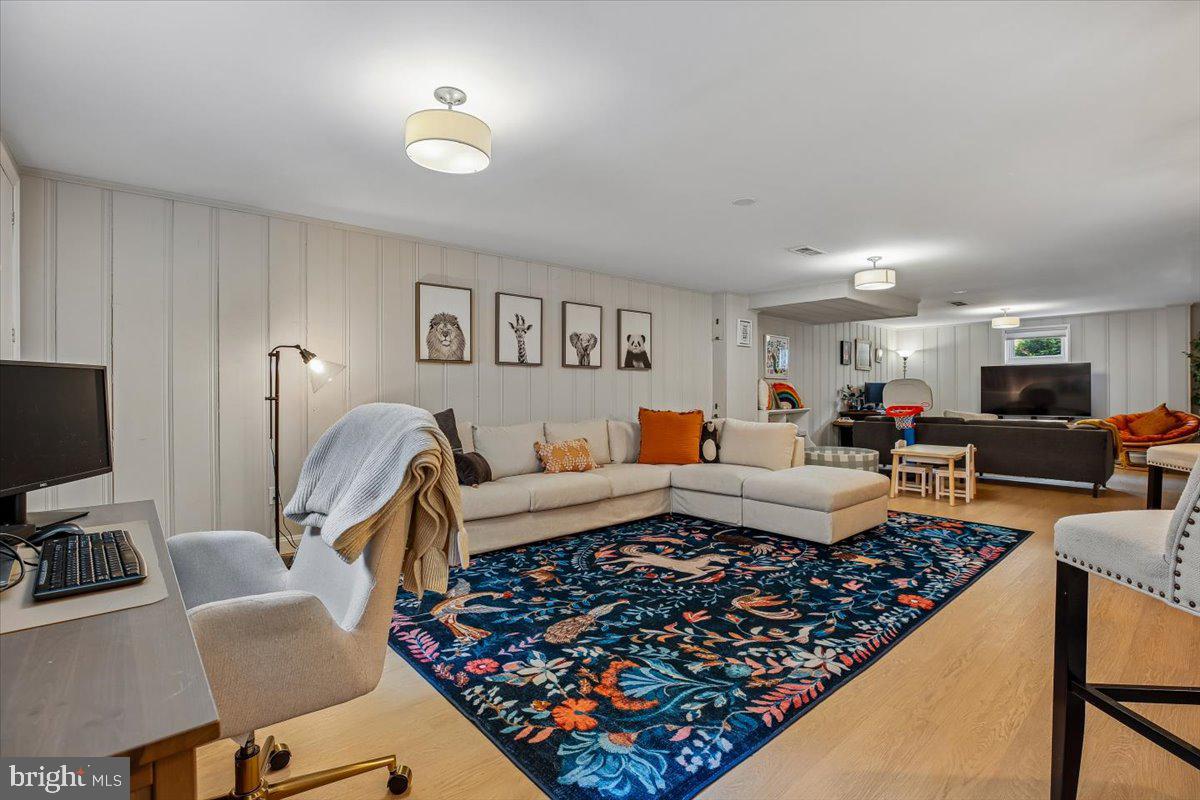 INDIAN SPRING HILLS - Residential