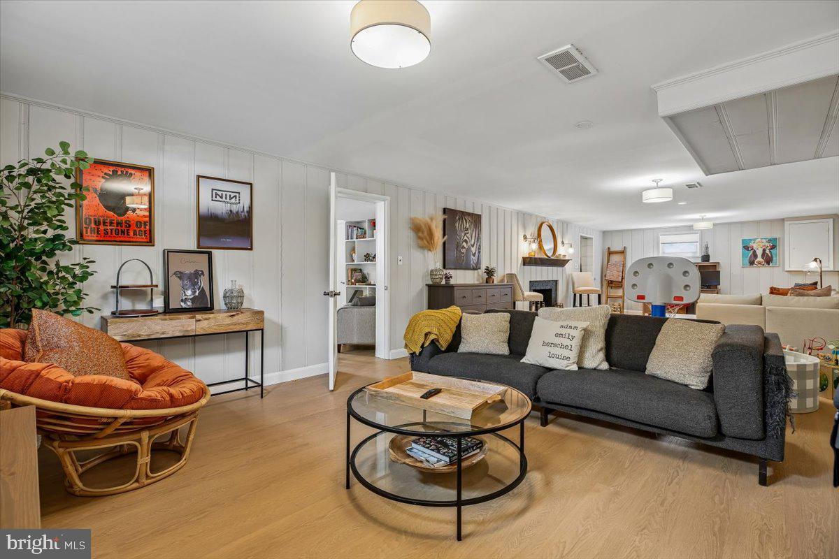 INDIAN SPRING HILLS - Residential