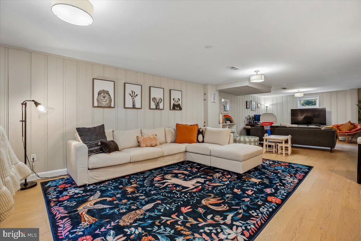 INDIAN SPRING HILLS - Residential
