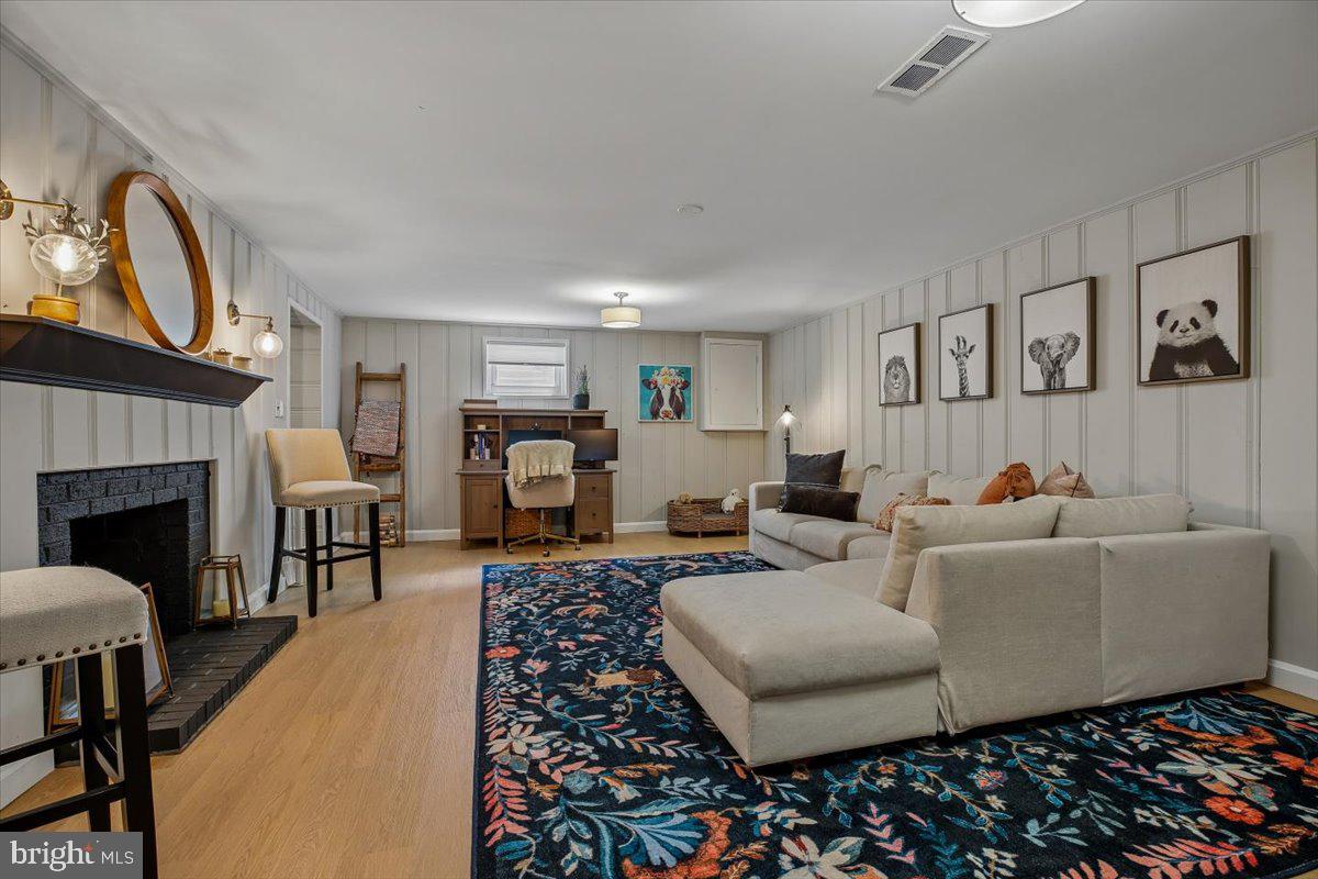 INDIAN SPRING HILLS - Residential
