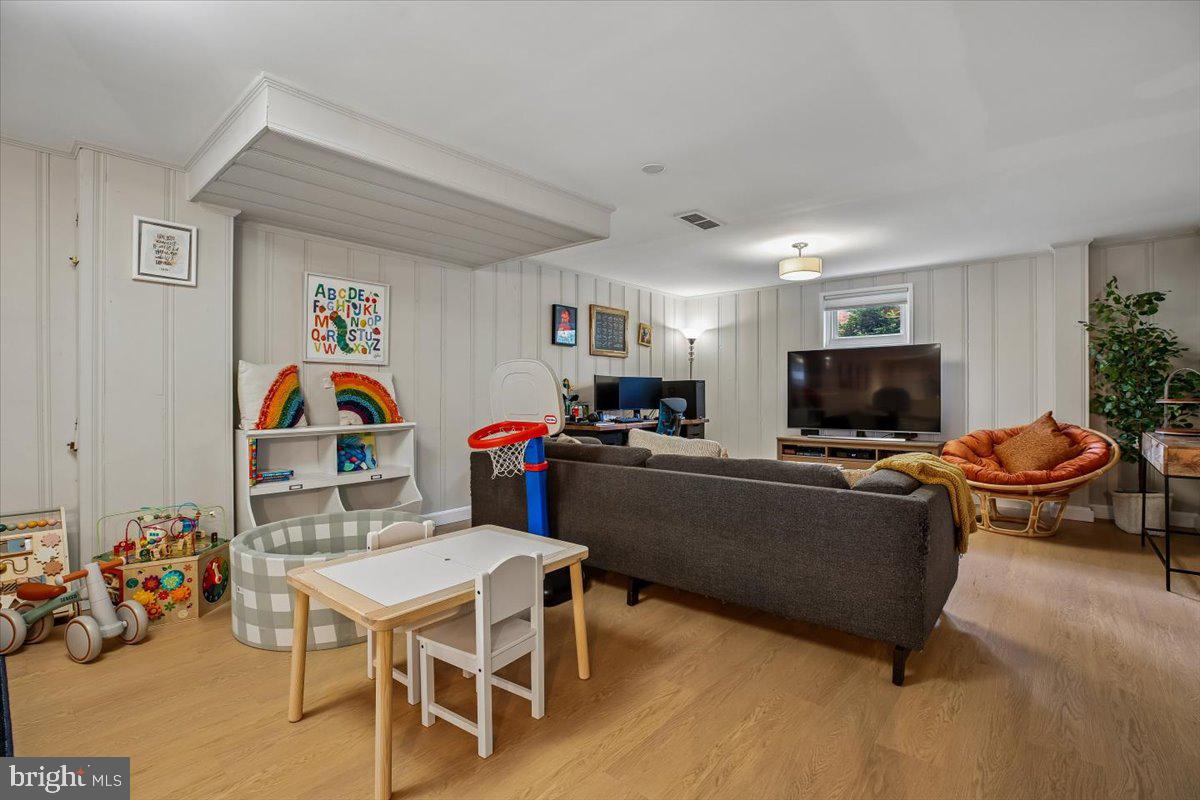 INDIAN SPRING HILLS - Residential