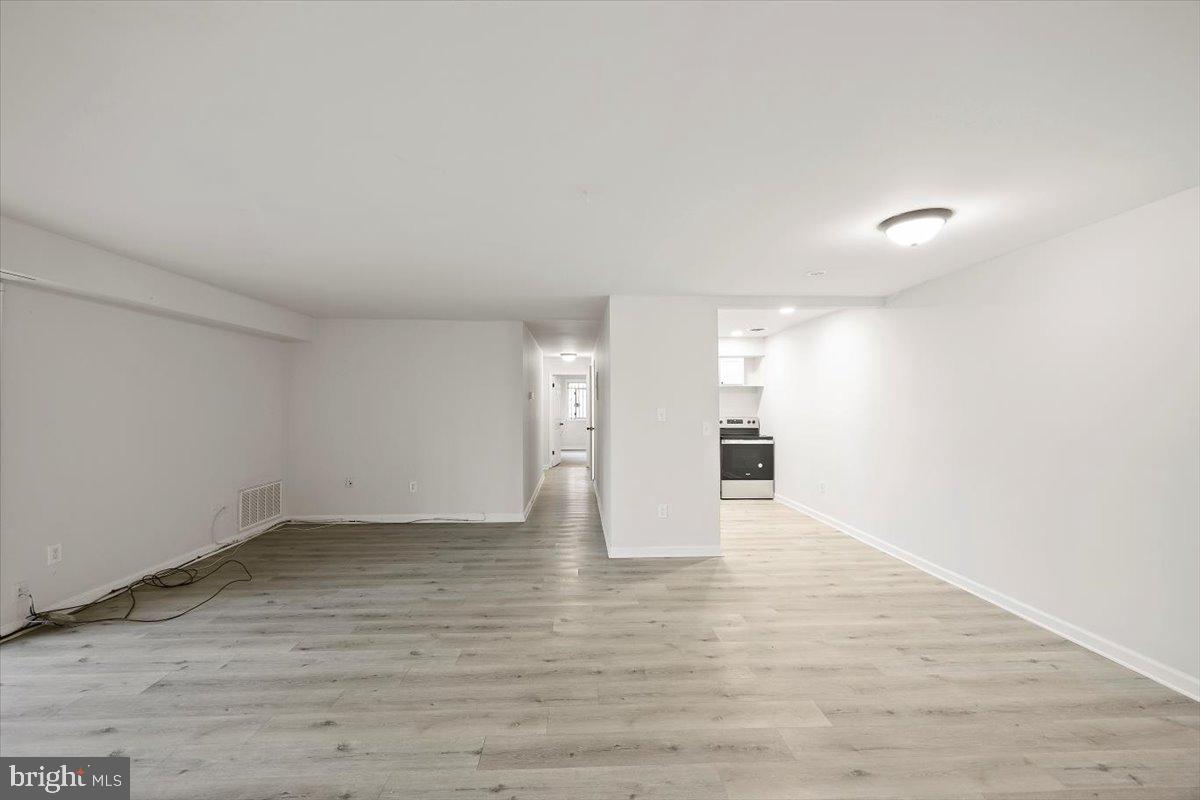 BRADBURY PARK - Residential Lease