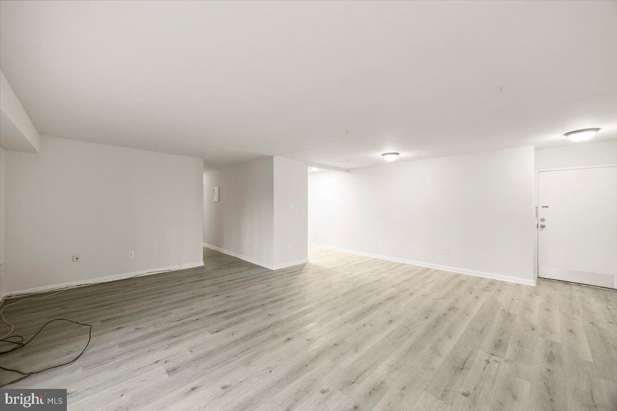 BRADBURY PARK - Residential Lease