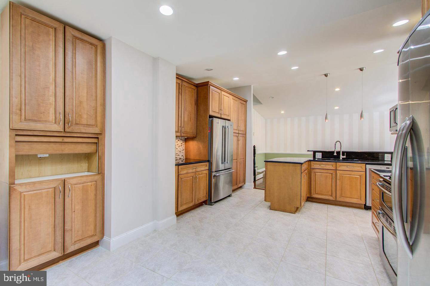 9203 CEDARCREST DRIVE