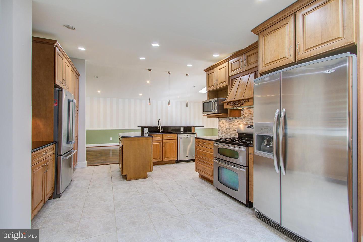 9203 CEDARCREST DRIVE