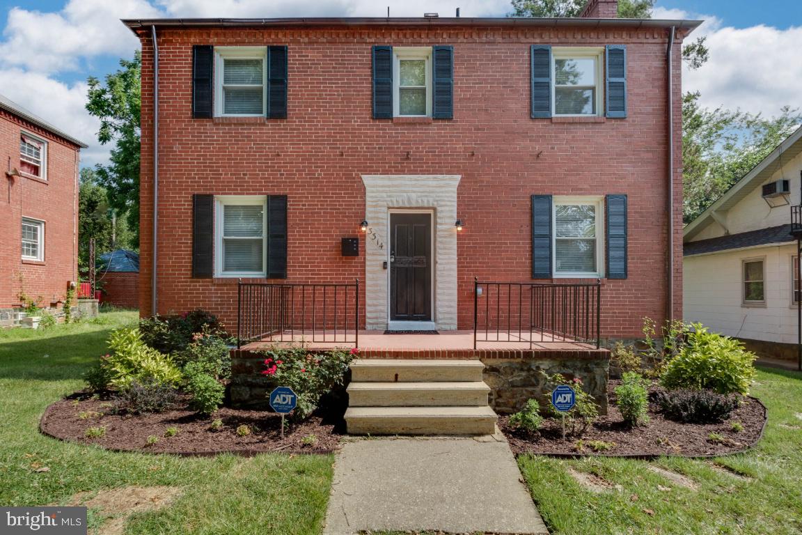 ASHBURTON HISTORIC DISTRICT - Residential