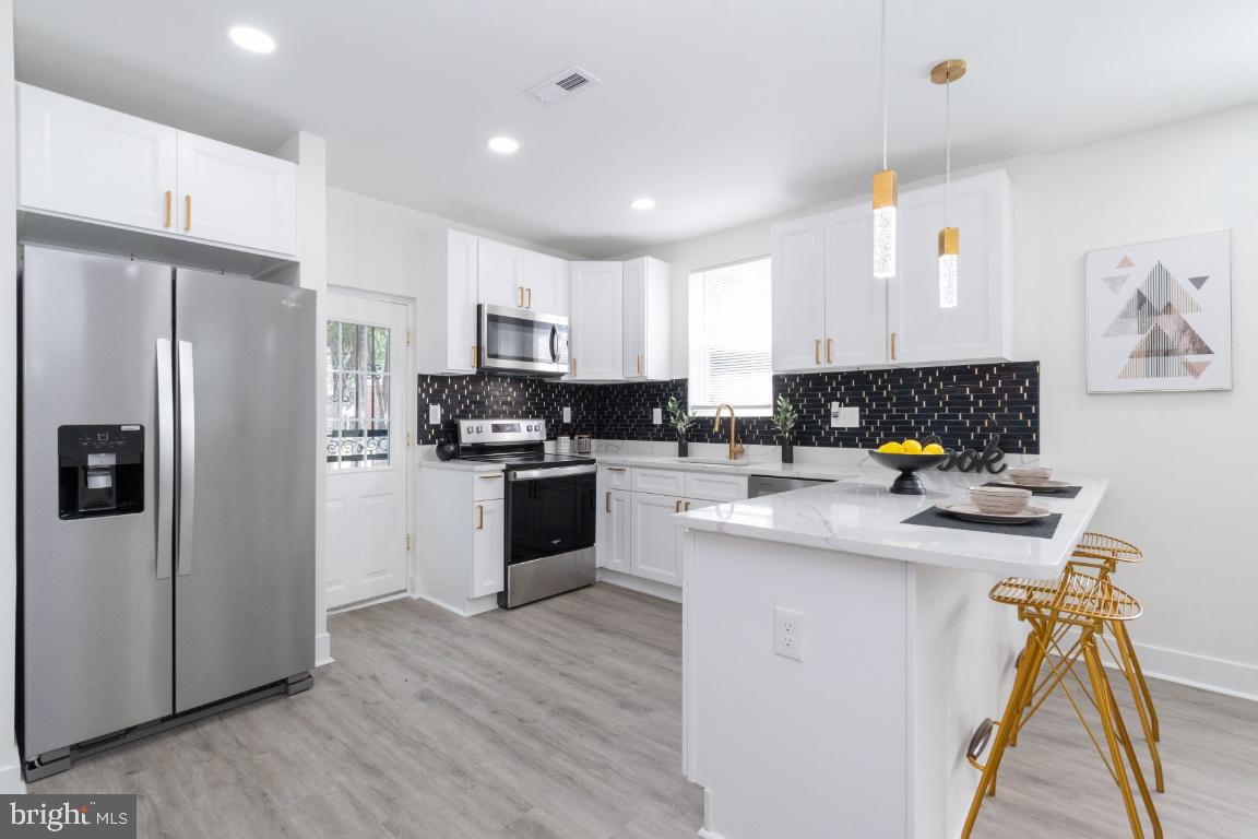 ASHBURTON HISTORIC DISTRICT - Residential